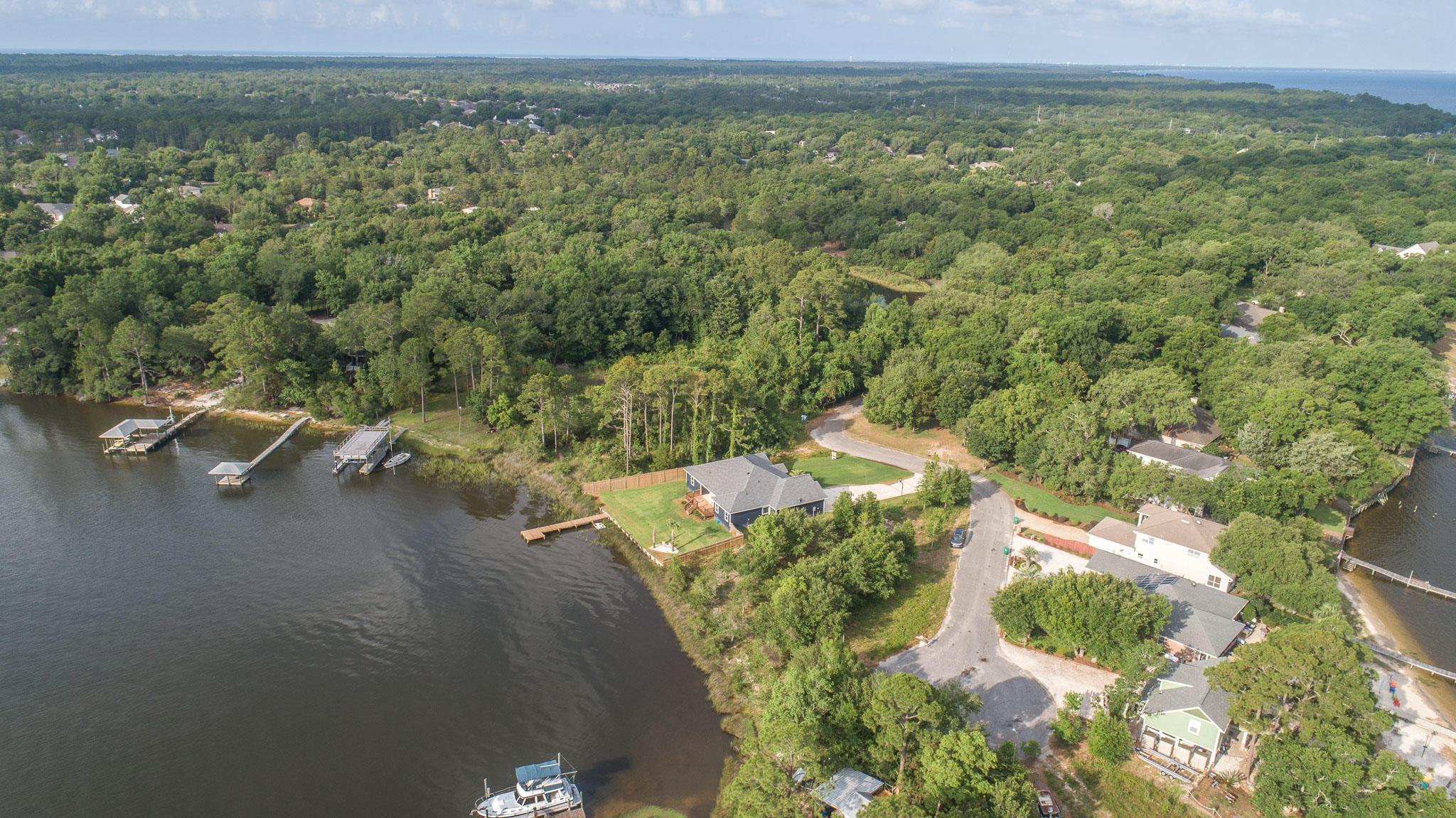 ROBLEDAL ESTATES - Residential