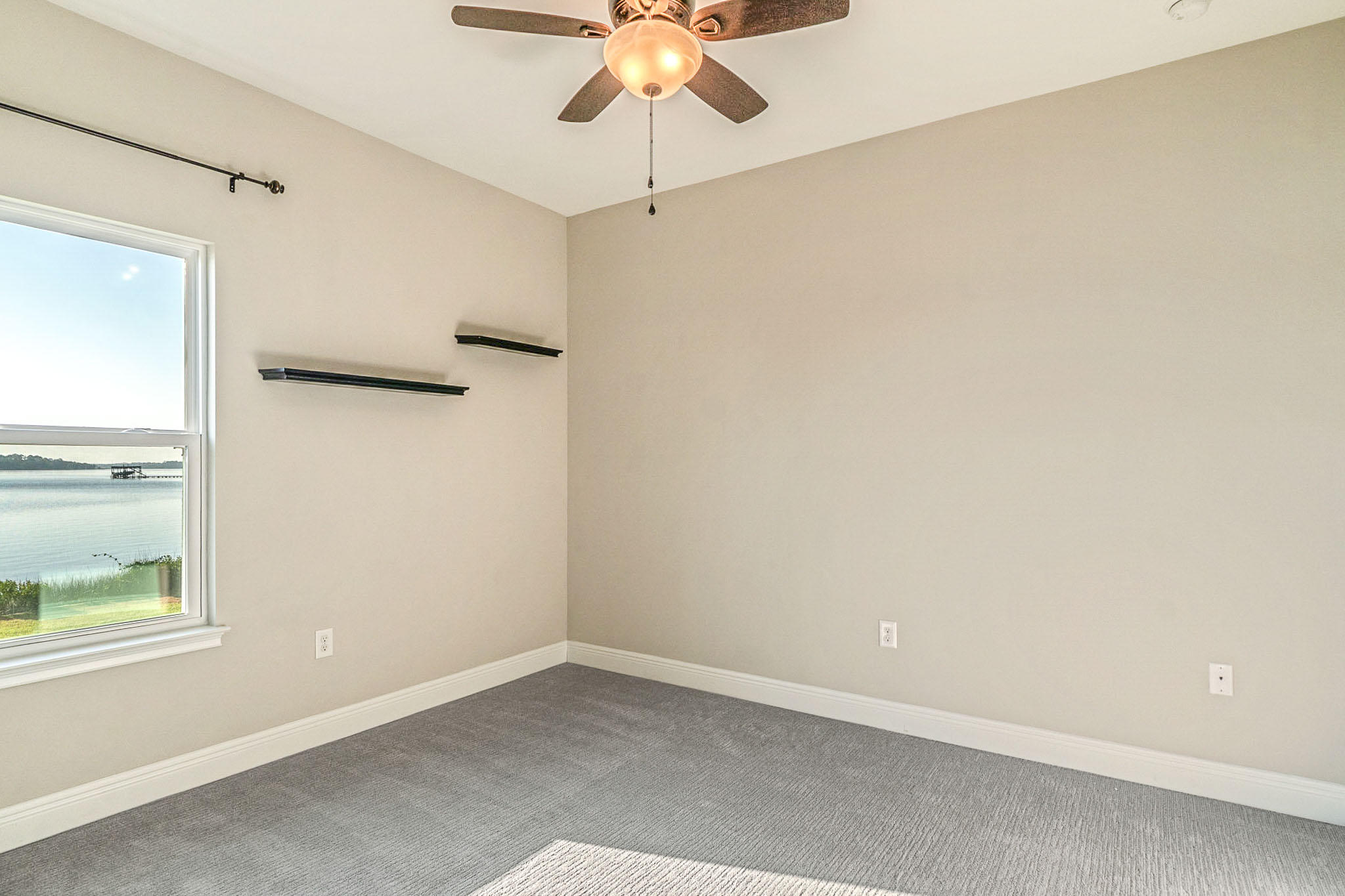 ROBLEDAL ESTATES - Residential