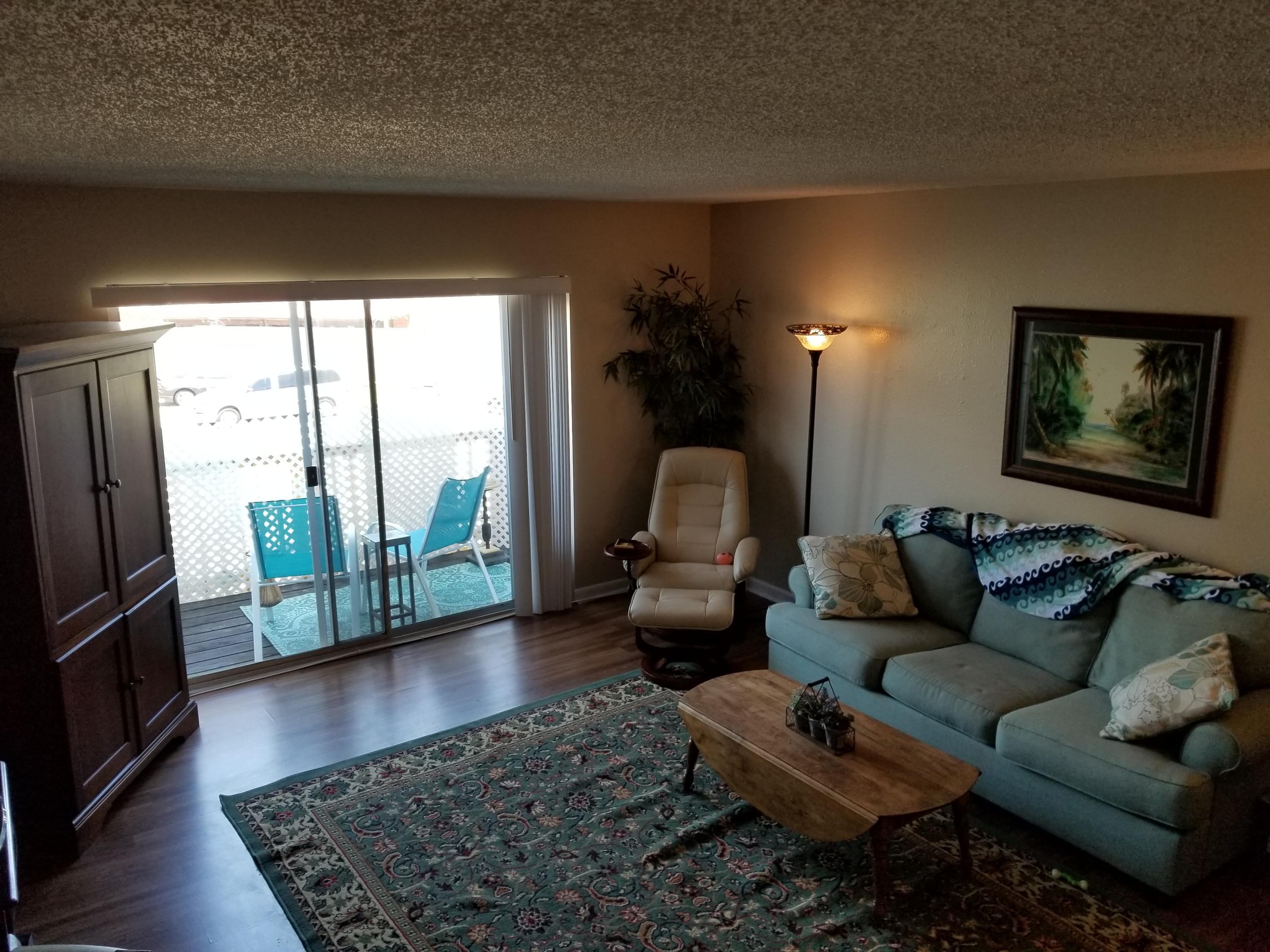 ISLANDWOOD CONDO - Residential