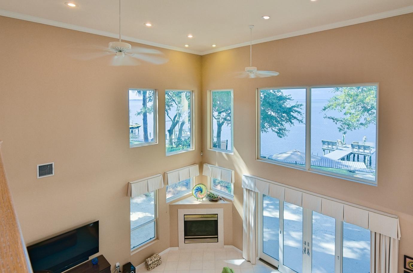BURNT PINE/BAY VILLA - Residential