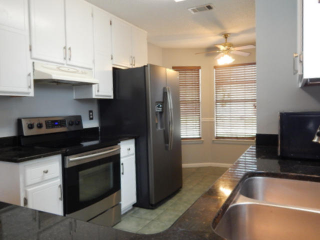 HOLLYROD PARK - Residential