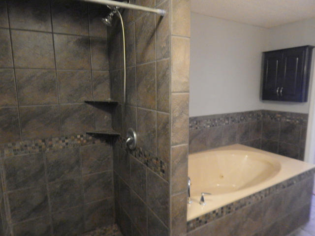 HOLLYROD PARK - Residential