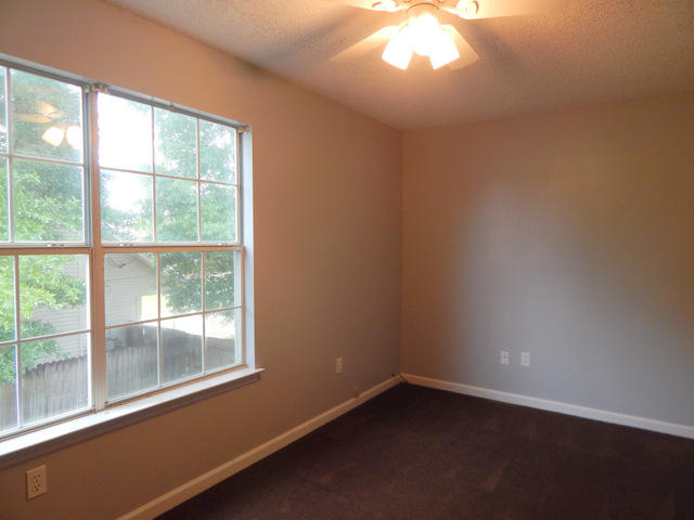 HOLLYROD PARK - Residential