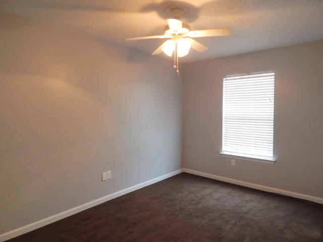 HOLLYROD PARK - Residential