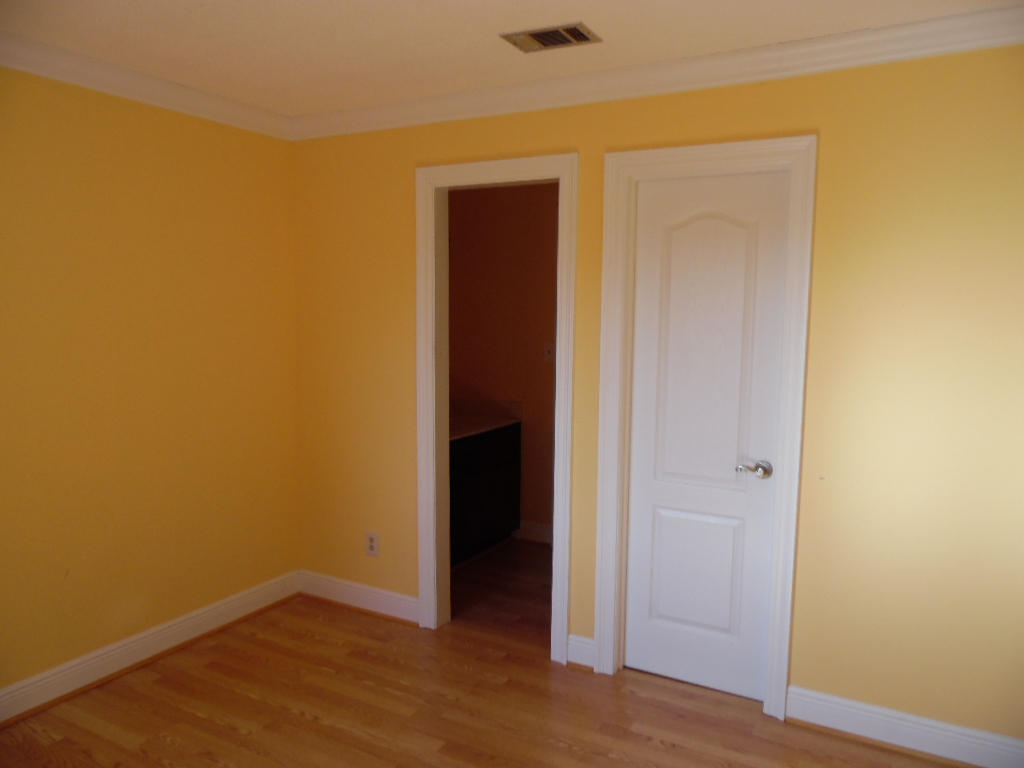 CEDAR AVE CONDO - Residential