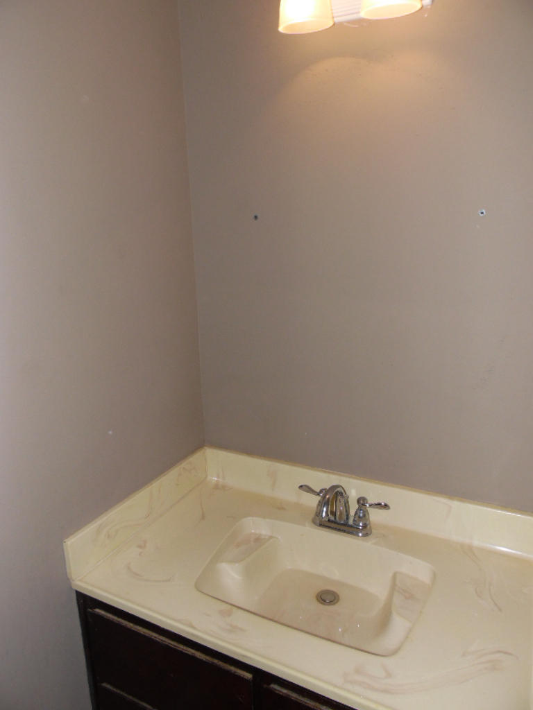 CEDAR AVE CONDO - Residential