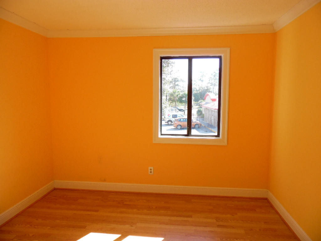 CEDAR AVE CONDO - Residential