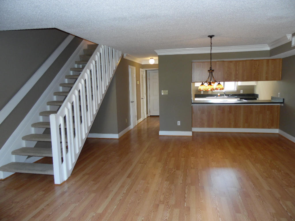 CEDAR AVE CONDO - Residential