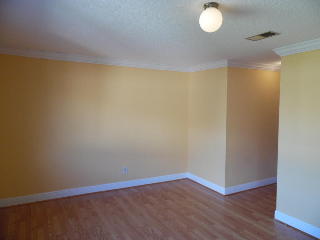 CEDAR AVE CONDO - Residential