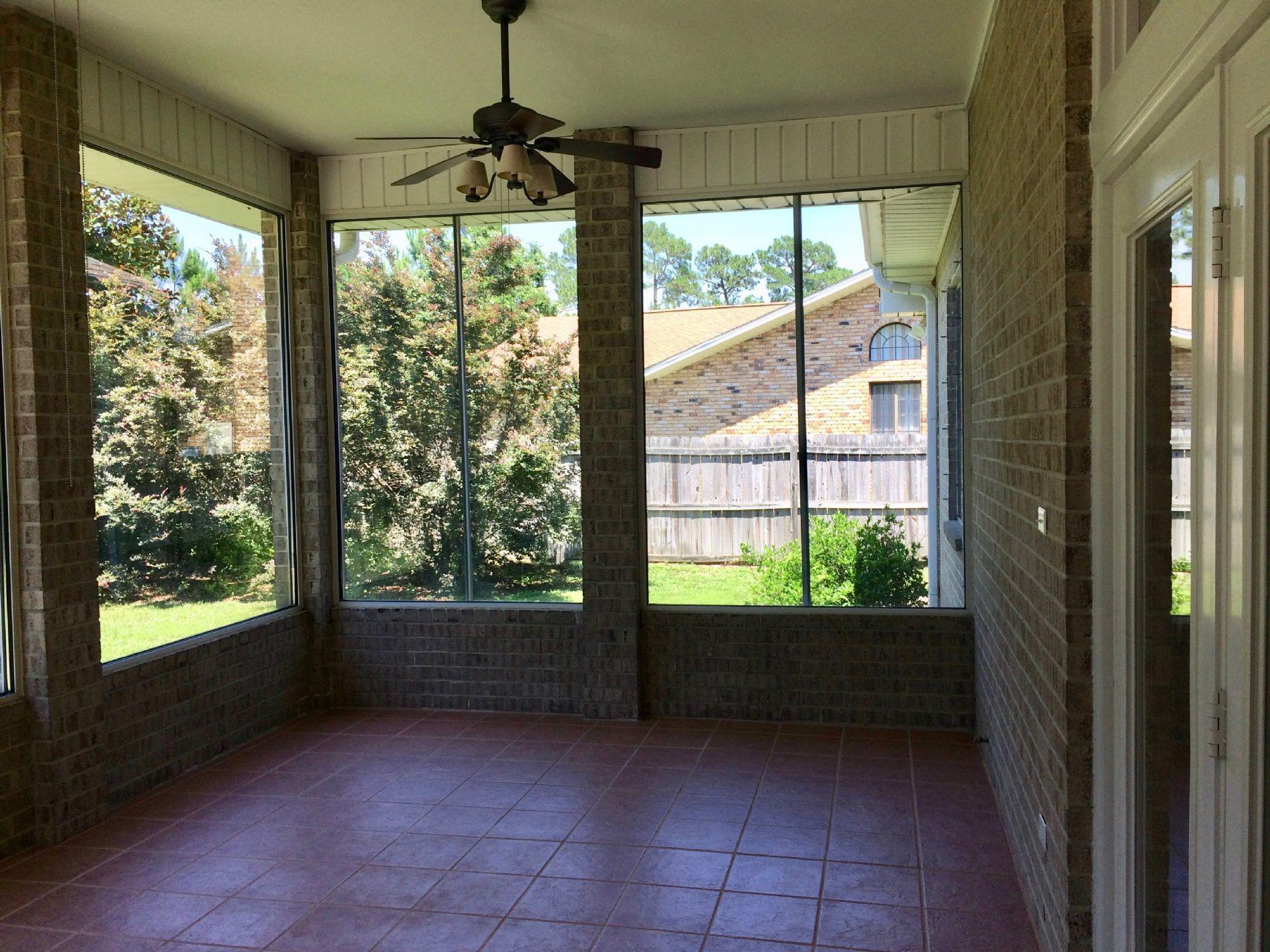 SOUND RETREAT - Residential