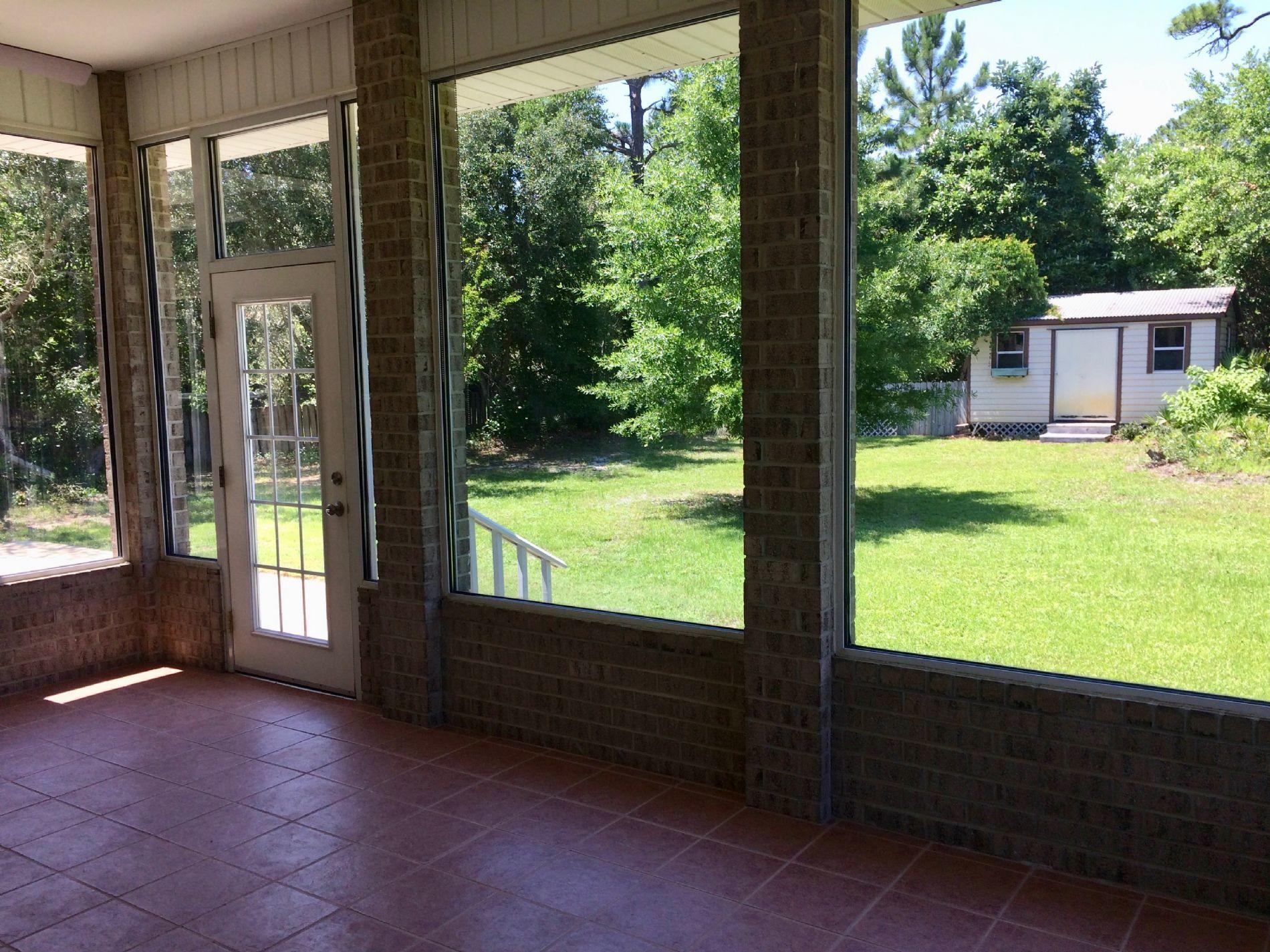 SOUND RETREAT - Residential