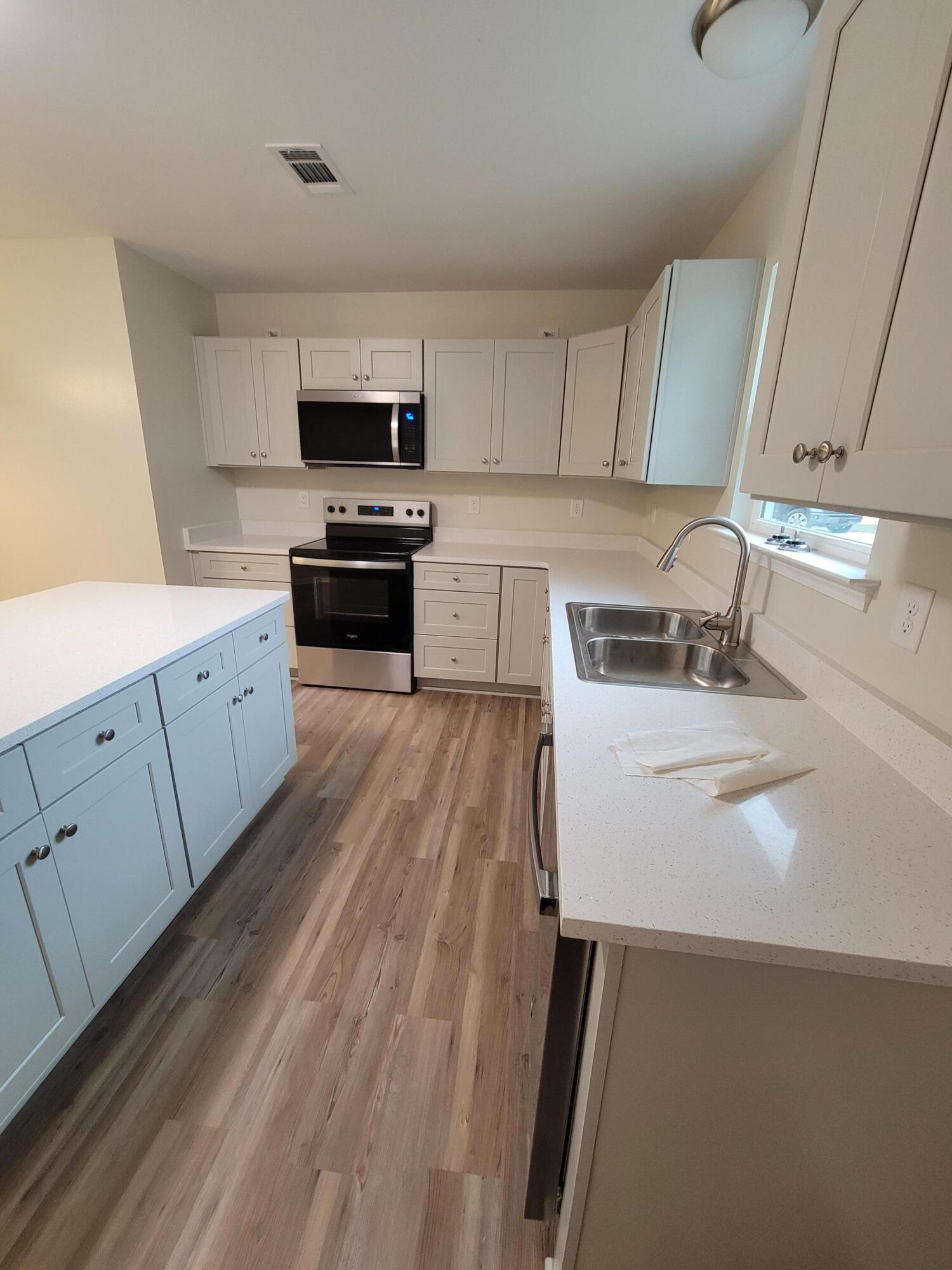 OAKWOOD HILLS UNIT 3 - Residential