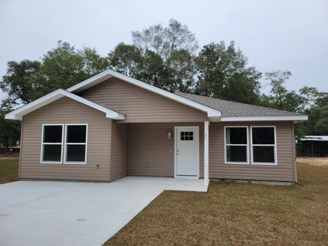 Photo of 47 Cedar Hill Court, DeFuniak Springs, FL 32433 (MLS # 985401)