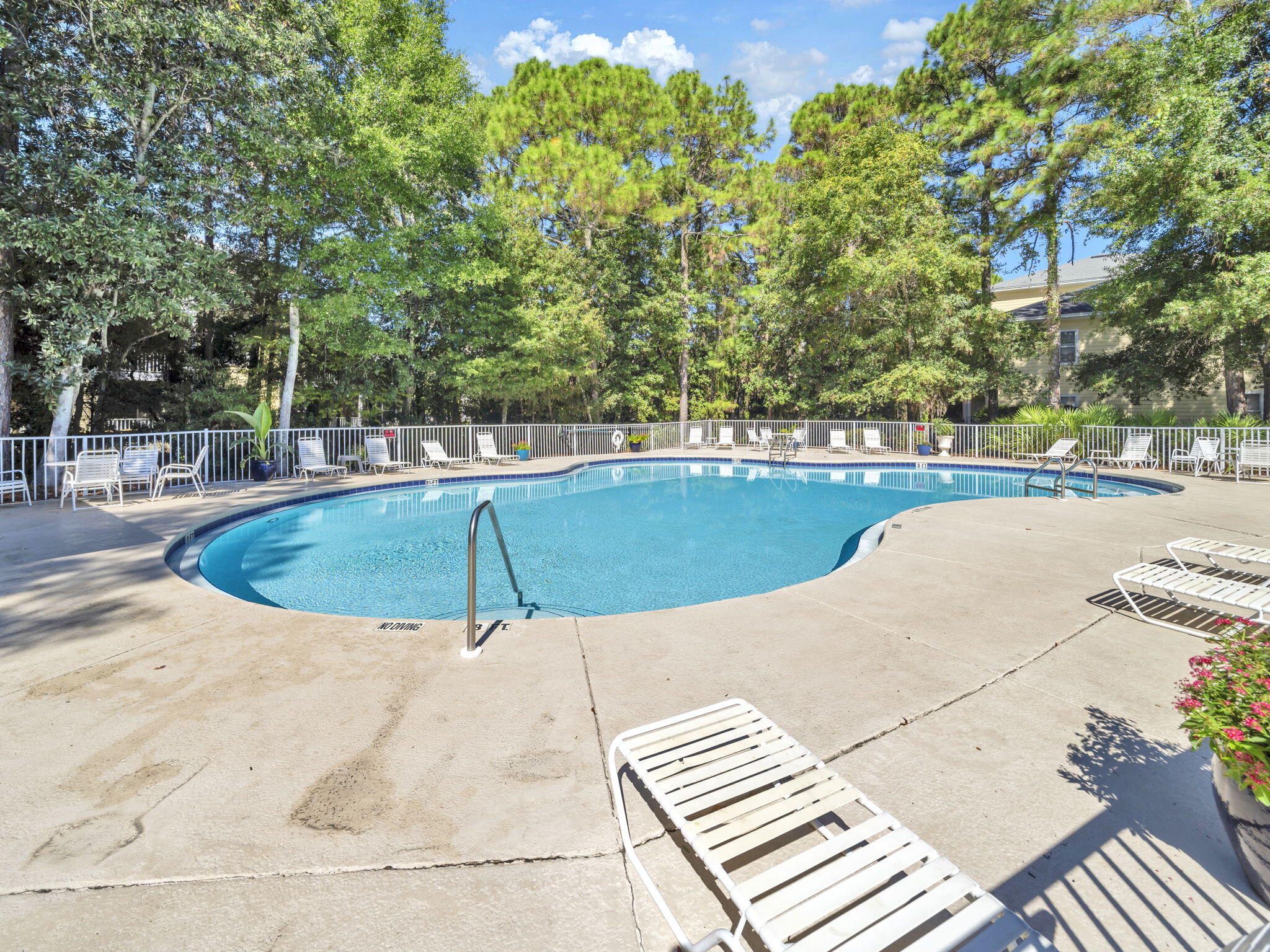 POINTE OF VIEW CONDO - Residential Lease