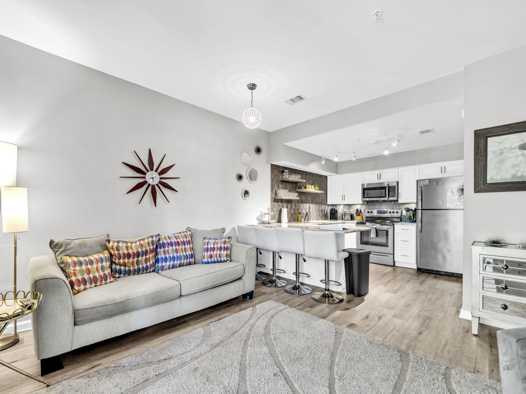 POINTE OF VIEW CONDO - Residential Lease