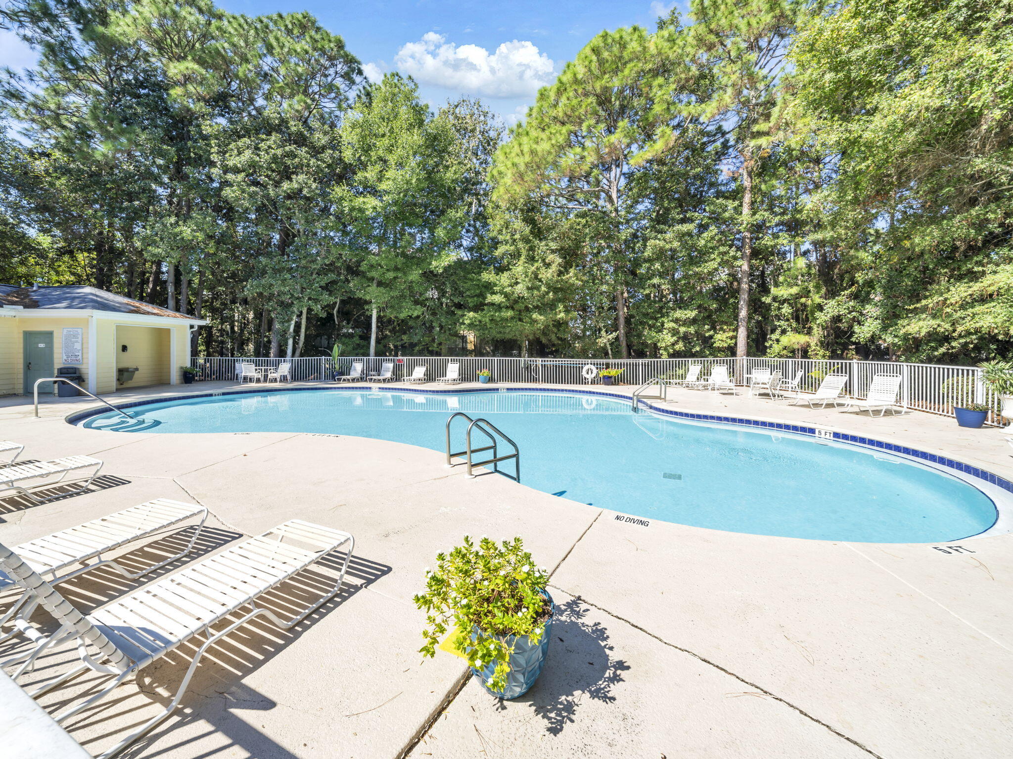 POINTE OF VIEW CONDO - Residential Lease