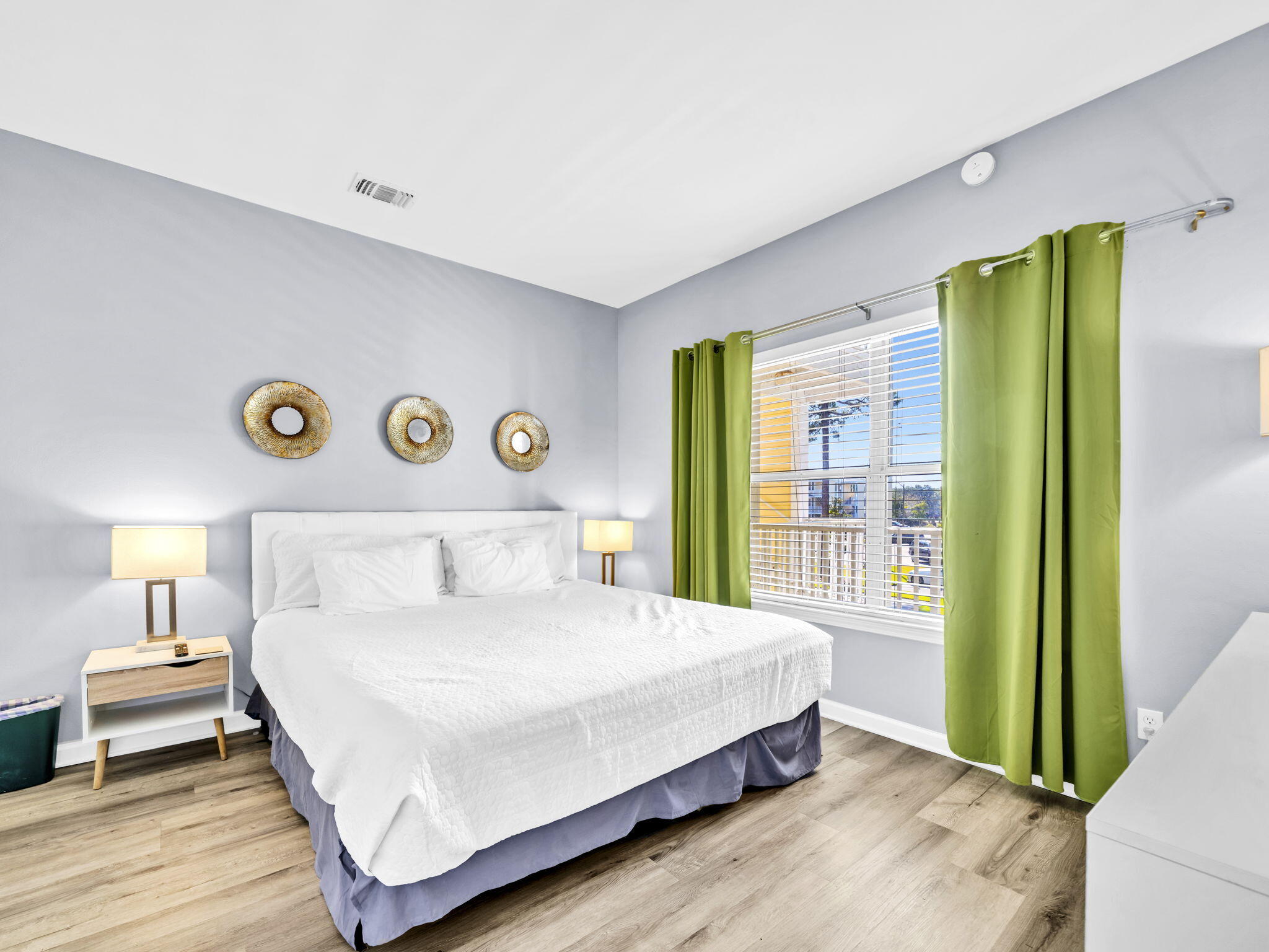 POINTE OF VIEW CONDO - Residential Lease