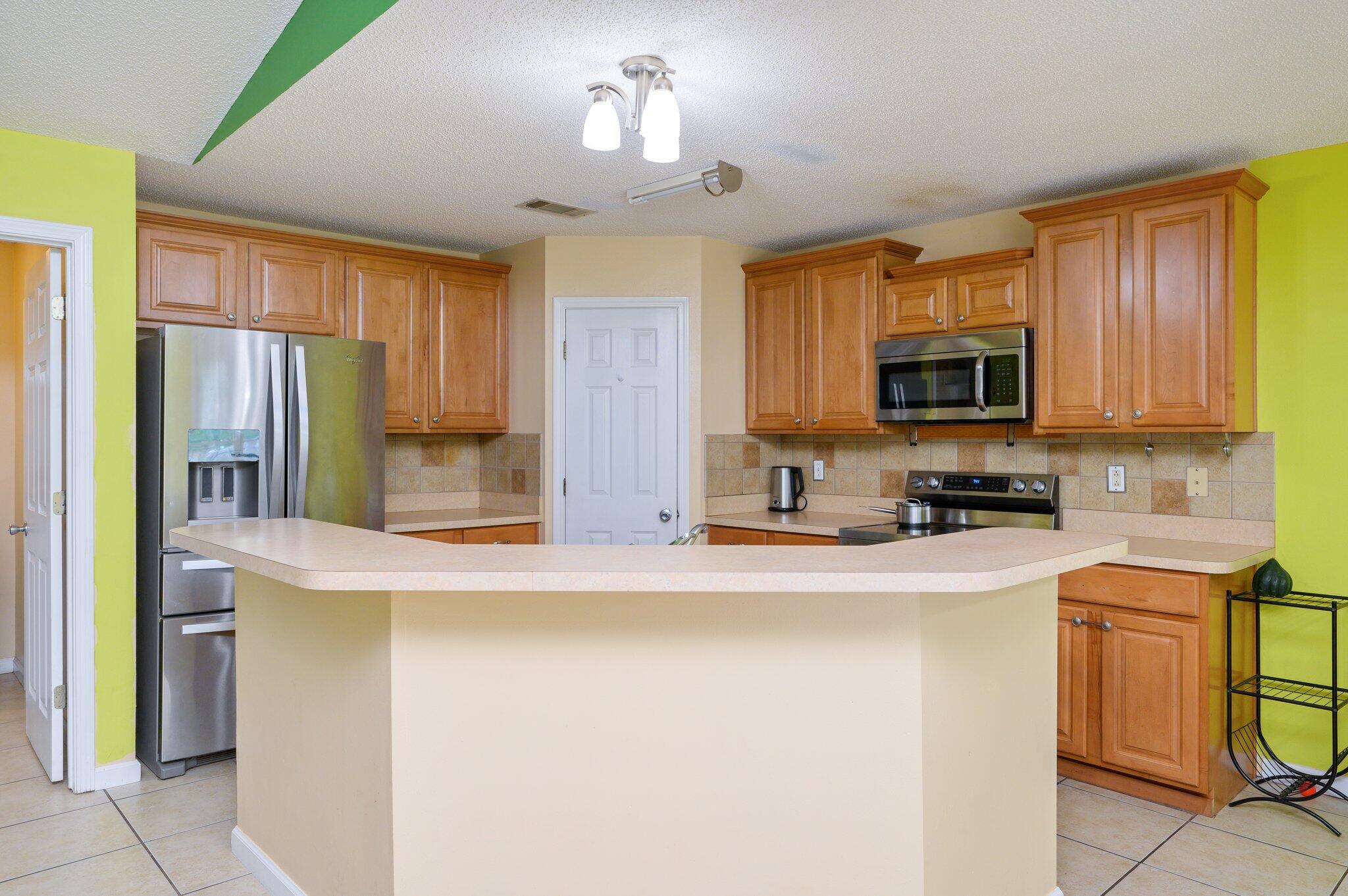 COUNTRYVIEW EST 7TH ADD - Residential Lease