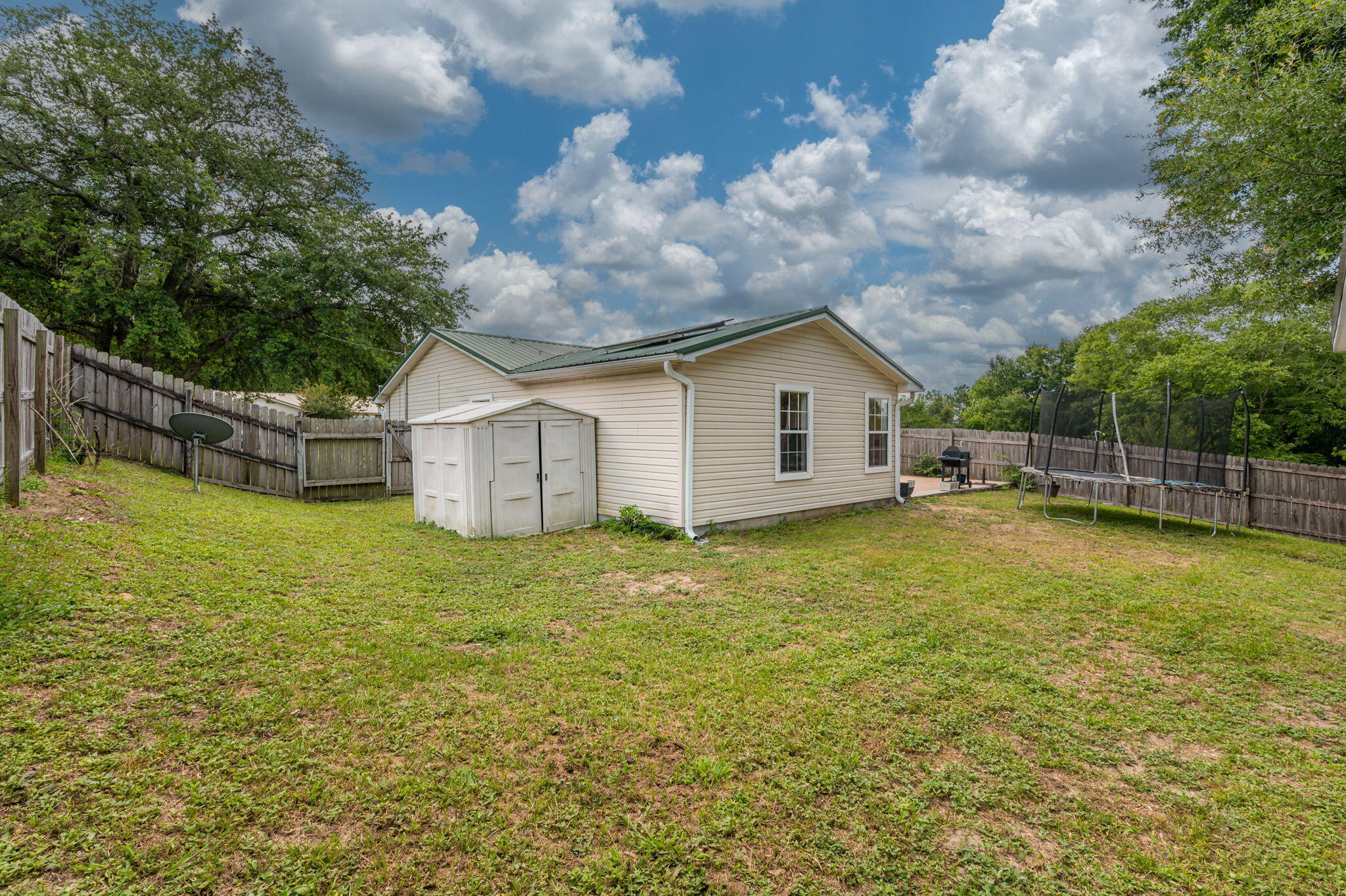 COUNTRYVIEW EST 7TH ADD - Residential Lease