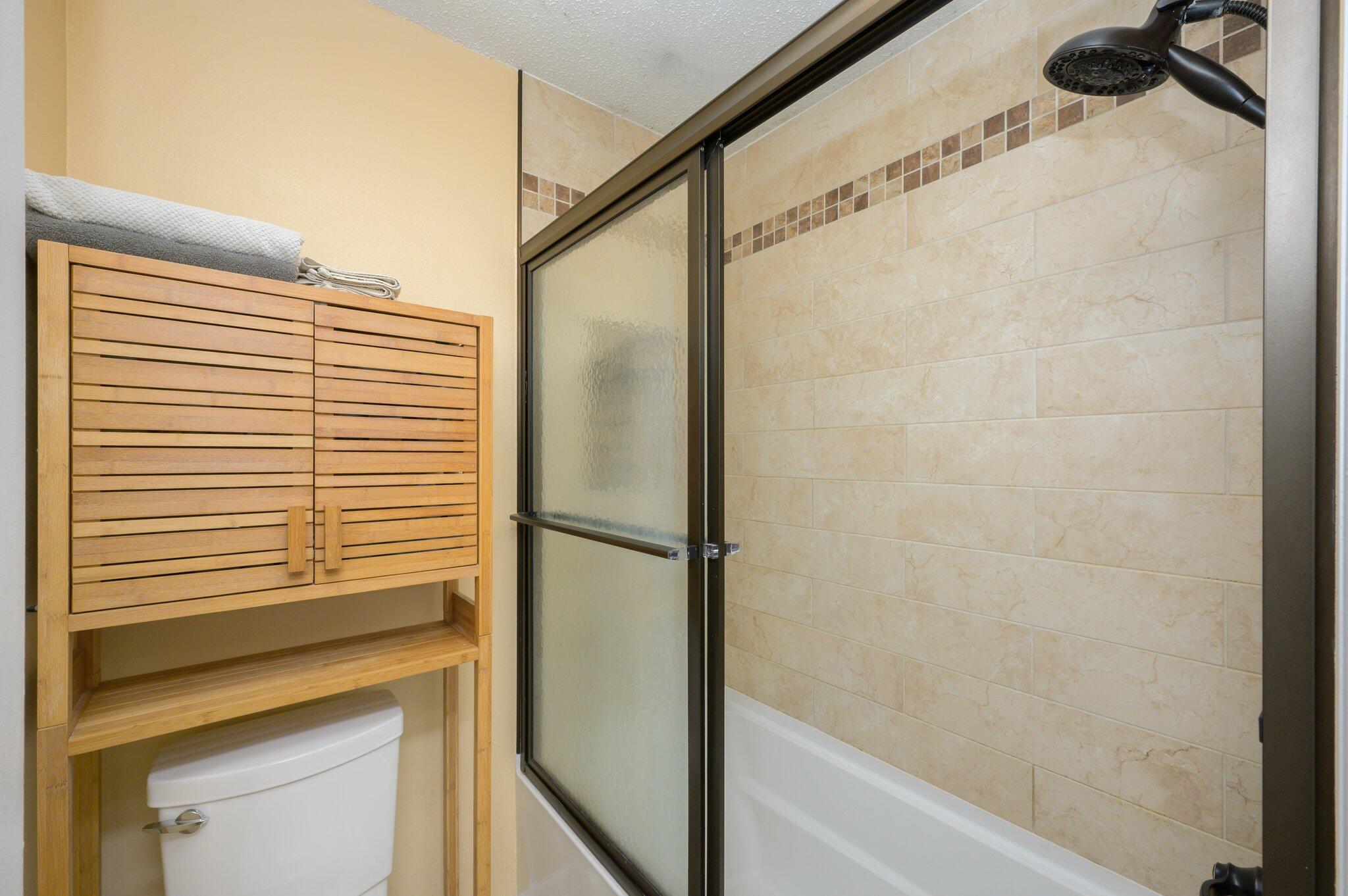 COUNTRYVIEW EST 7TH ADD - Residential Lease