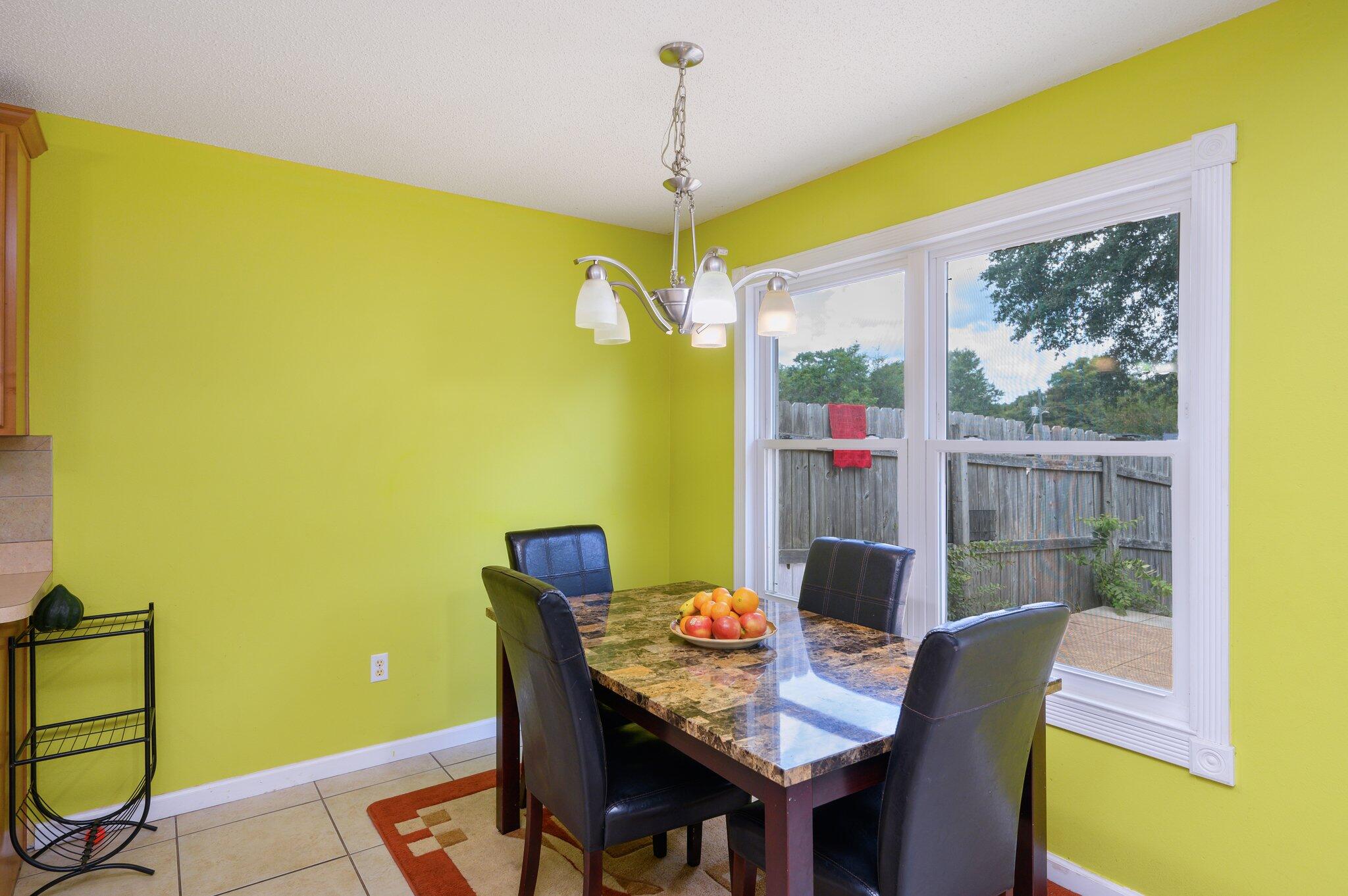 COUNTRYVIEW EST 7TH ADD - Residential Lease