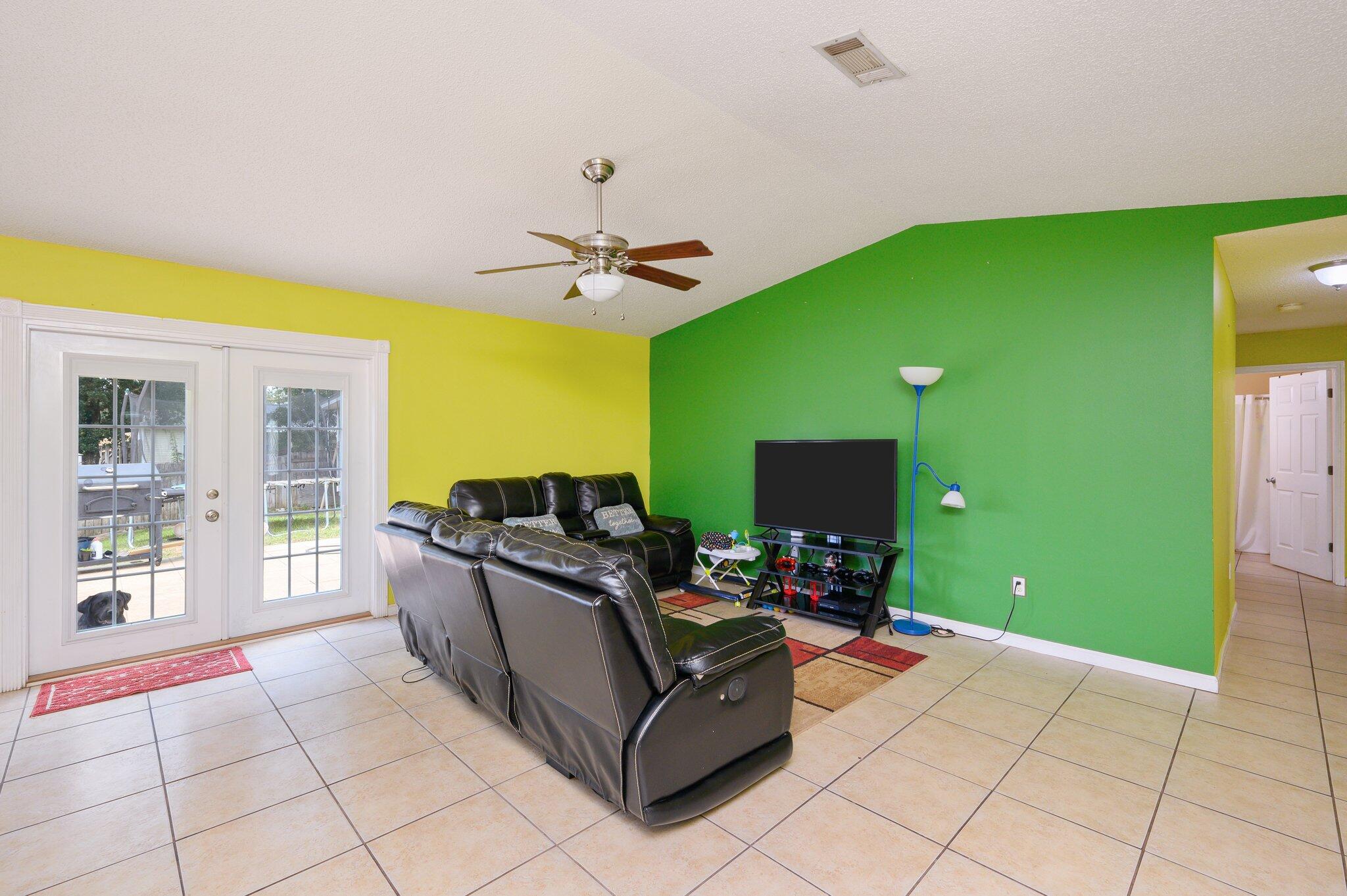 COUNTRYVIEW EST 7TH ADD - Residential Lease