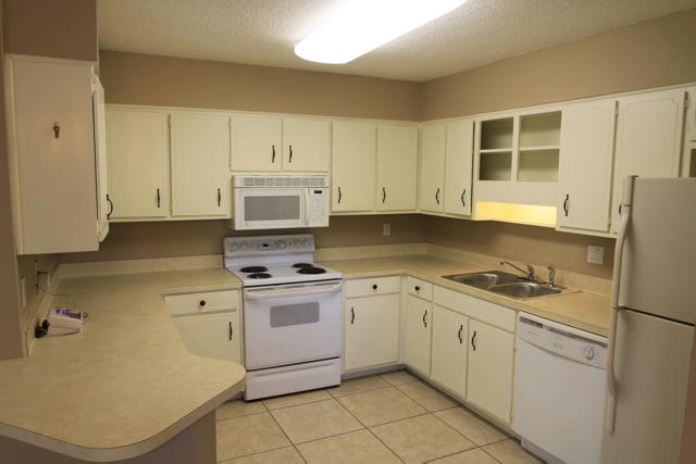 SANDALWOOD MANOR 1ST ADDITIONLOT 19 & E15.58FT OF N 100 FT & E 12 FT OF S20 - Residential