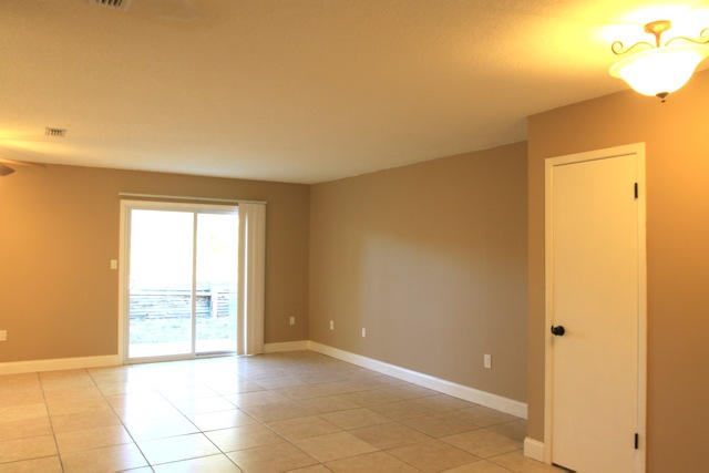SANDALWOOD MANOR 1ST ADDITIONLOT 19 & E15.58FT OF N 100 FT & E 12 FT OF S20 - Residential