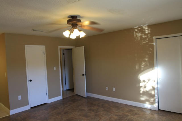 SANDALWOOD MANOR 1ST ADDITIONLOT 19 & E15.58FT OF N 100 FT & E 12 FT OF S20 - Residential