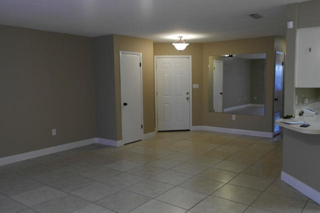 SANDALWOOD MANOR 1ST ADDITIONLOT 19 & E15.58FT OF N 100 FT & E 12 FT OF S20 - Residential