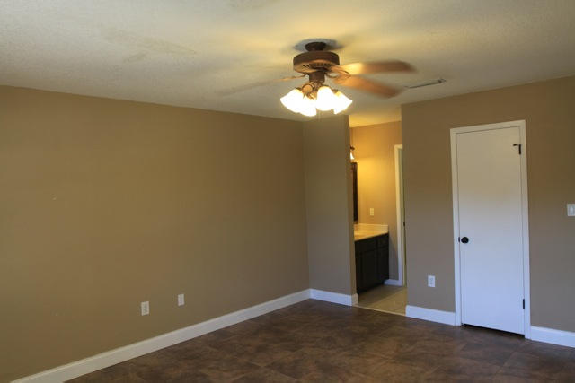 SANDALWOOD MANOR 1ST ADDITIONLOT 19 & E15.58FT OF N 100 FT & E 12 FT OF S20 - Residential