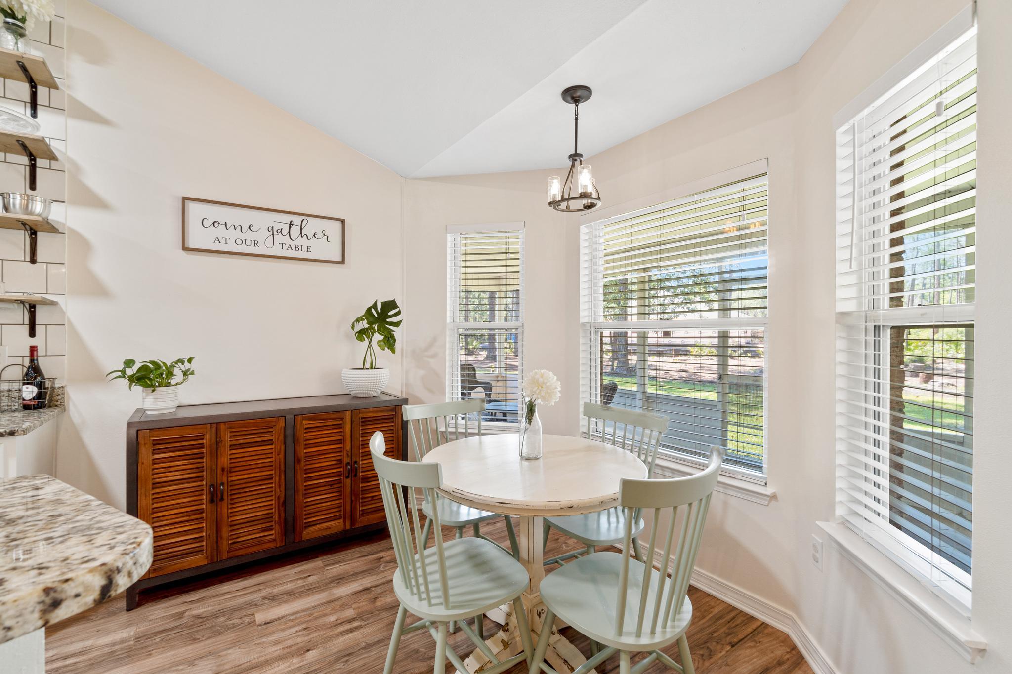 HOLLEY BY THE SEA - Residential