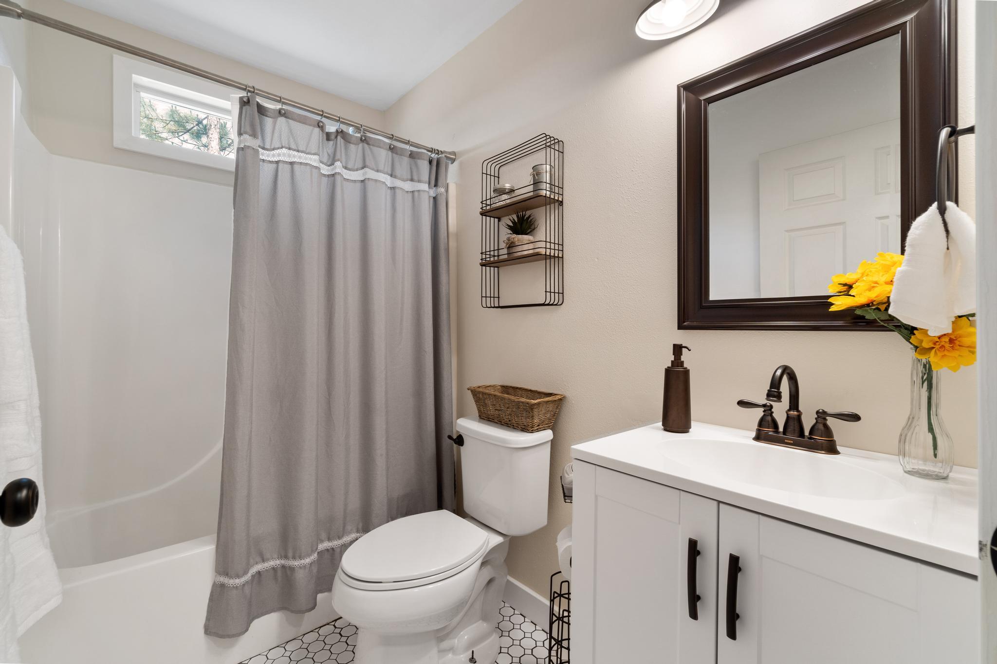 HOLLEY BY THE SEA - Residential