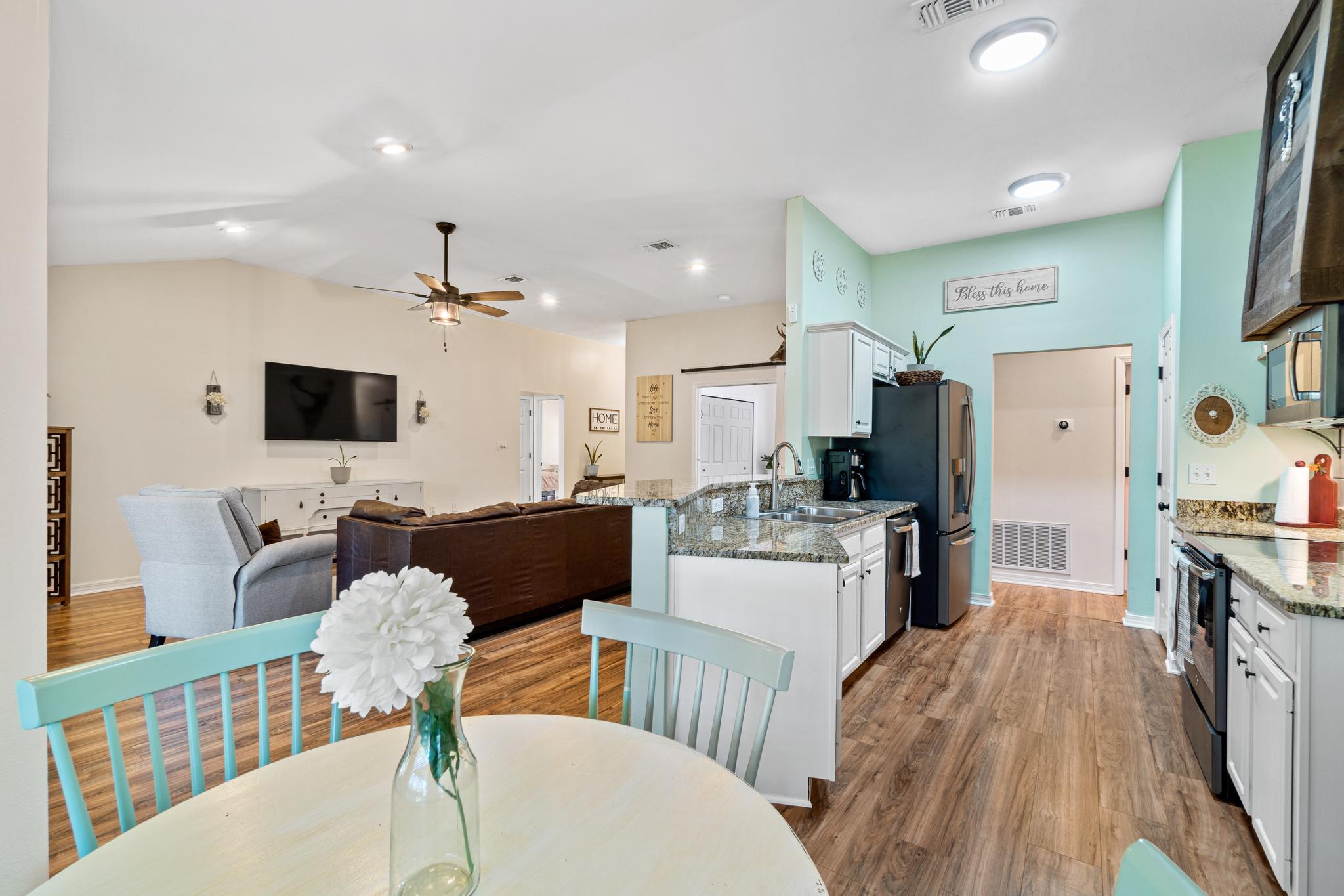 HOLLEY BY THE SEA - Residential