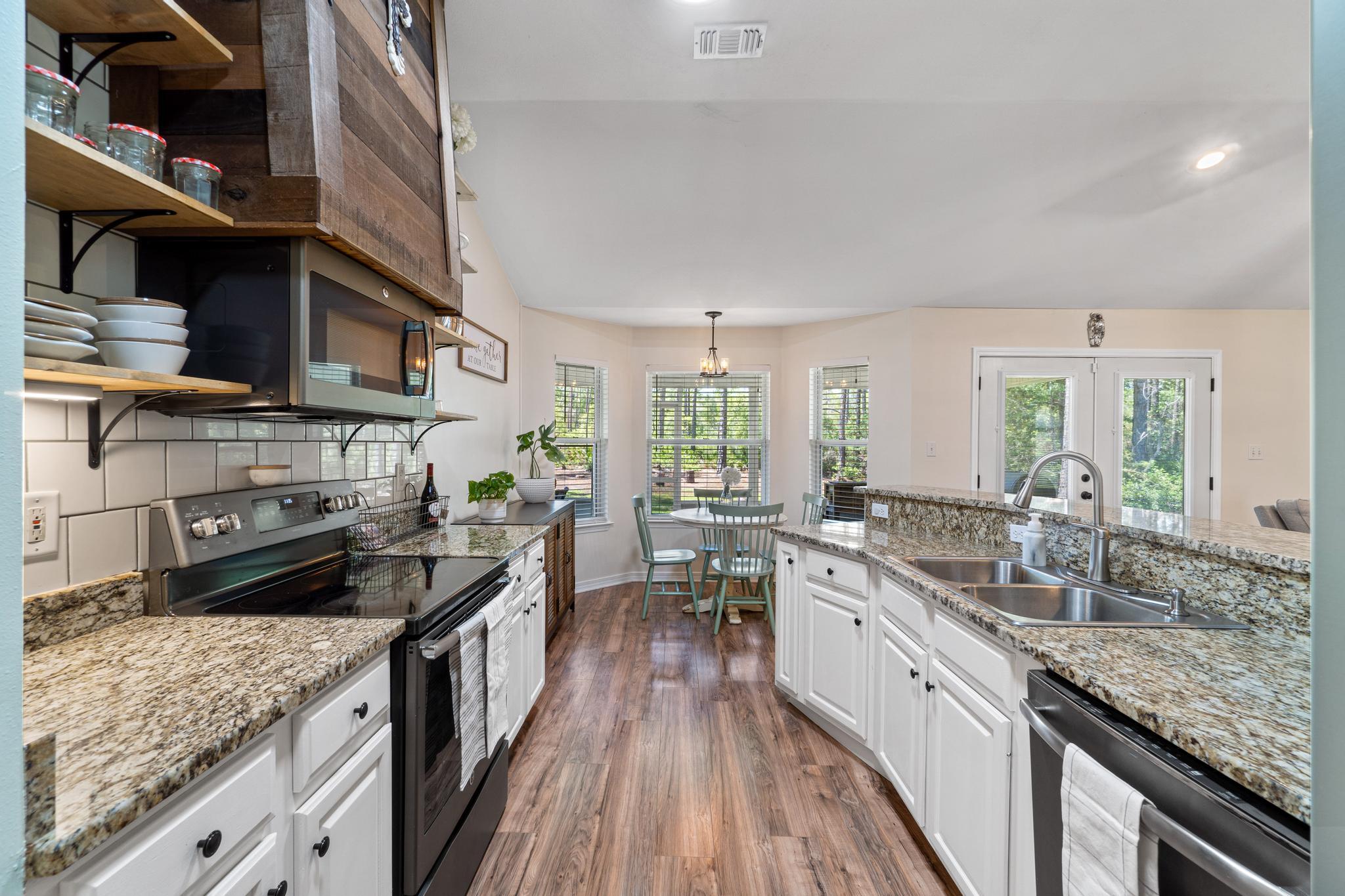 HOLLEY BY THE SEA - Residential