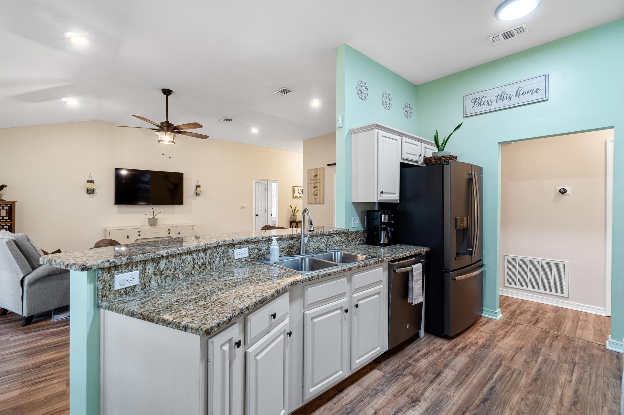 HOLLEY BY THE SEA - Residential