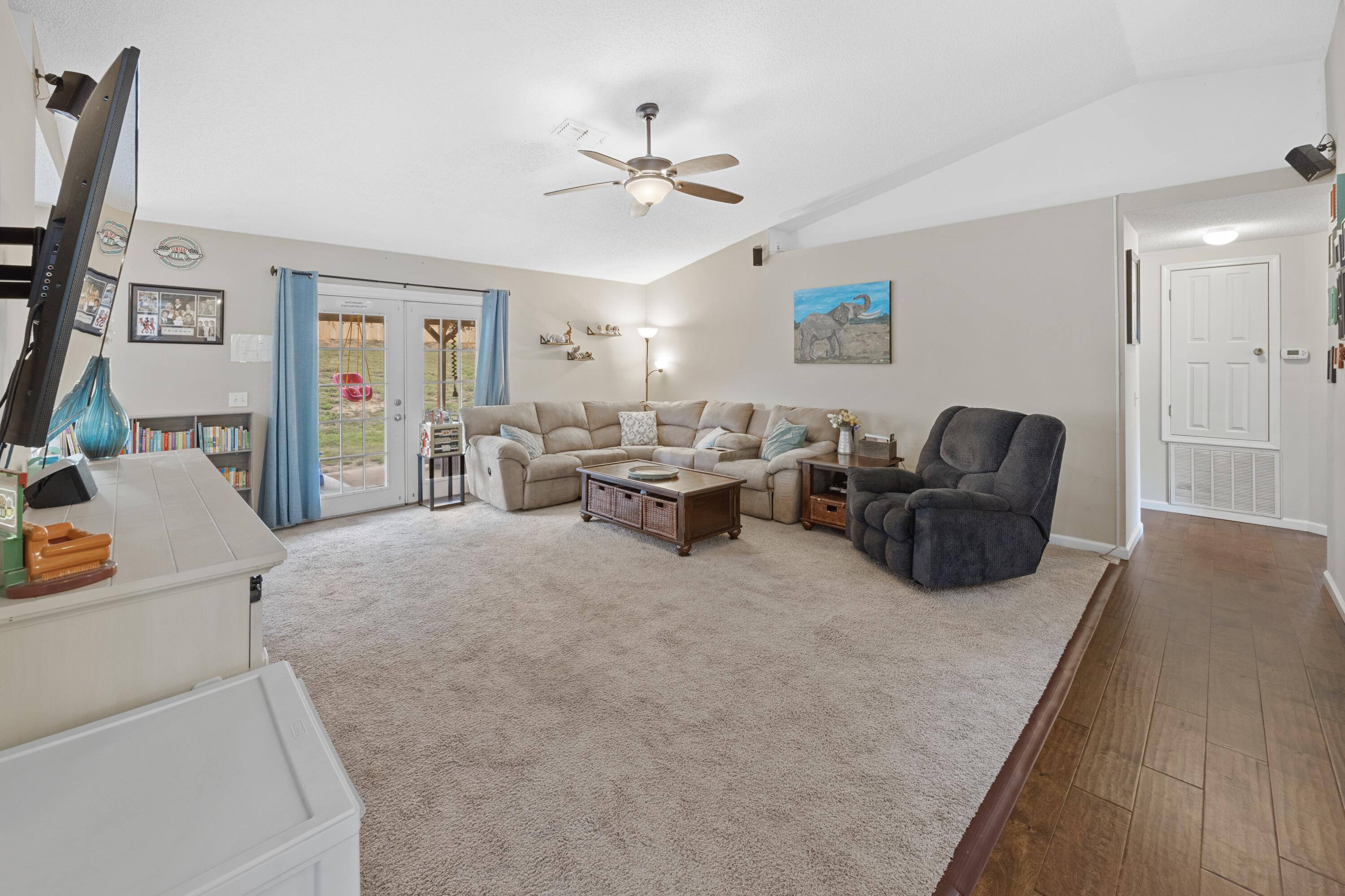 COUNTRYVIEW ESTATES 10TH ADDN - Residential
