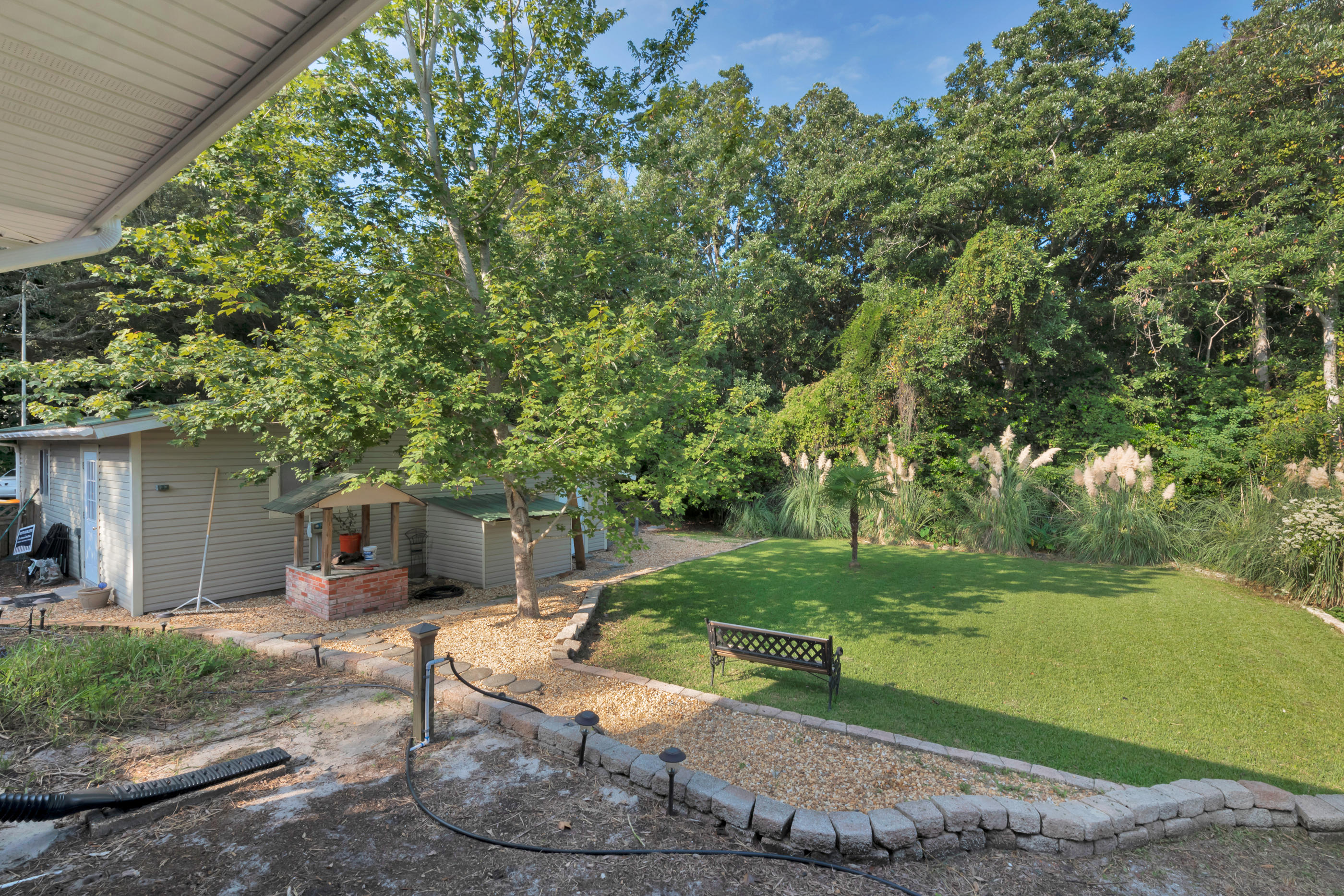 SPRINGHILL S/D LOT 23 - Residential