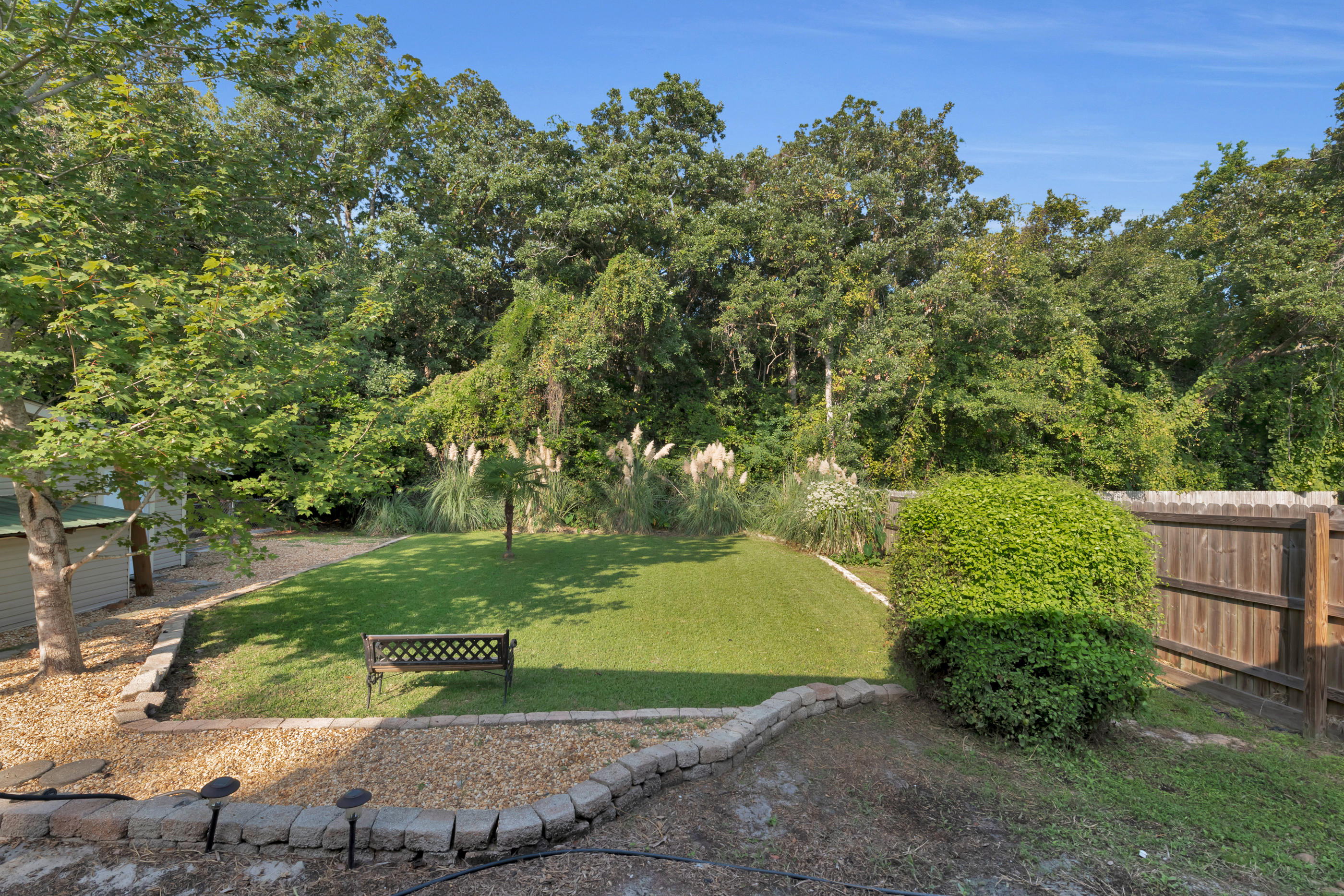 SPRINGHILL S/D LOT 23 - Residential