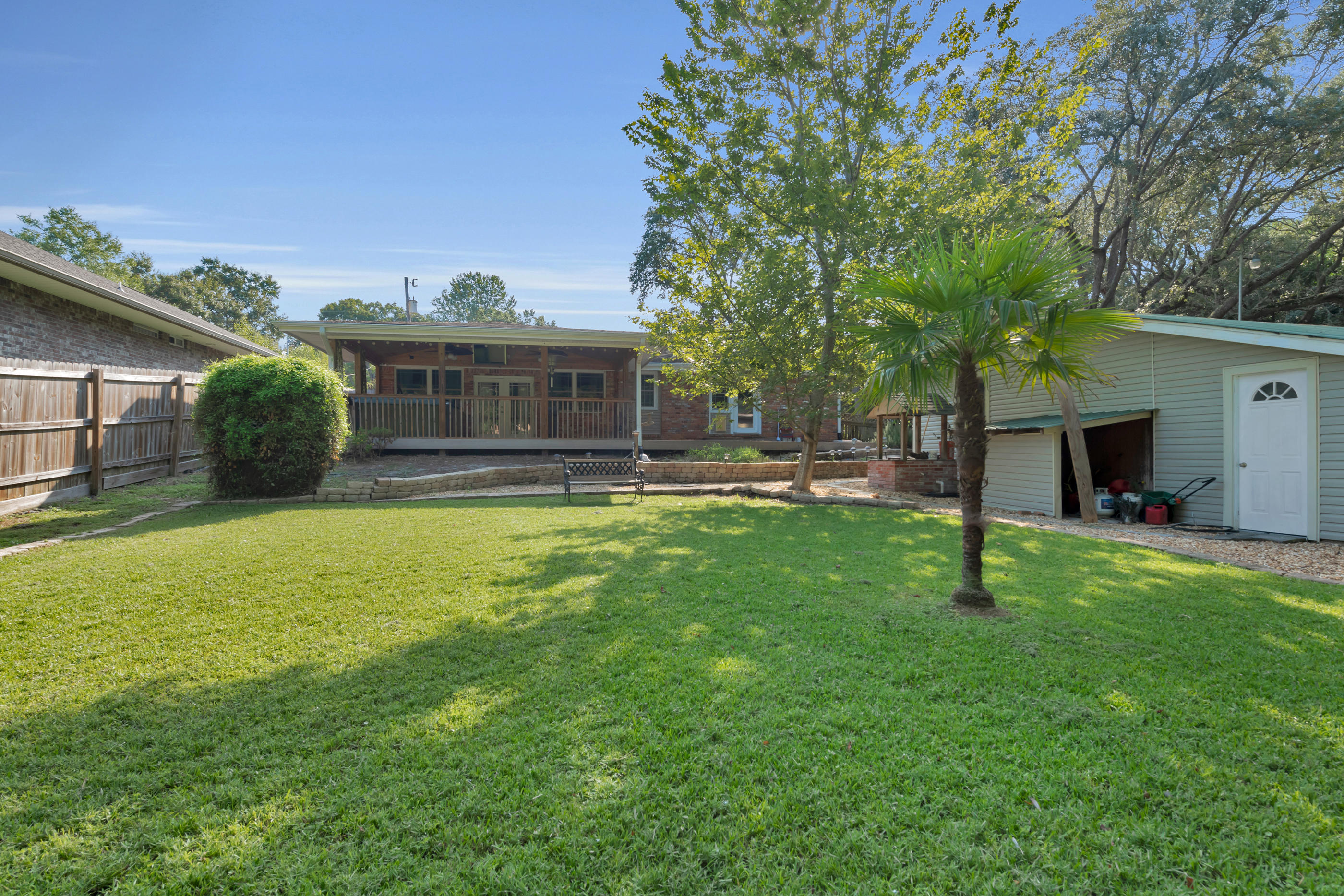 SPRINGHILL S/D LOT 23 - Residential