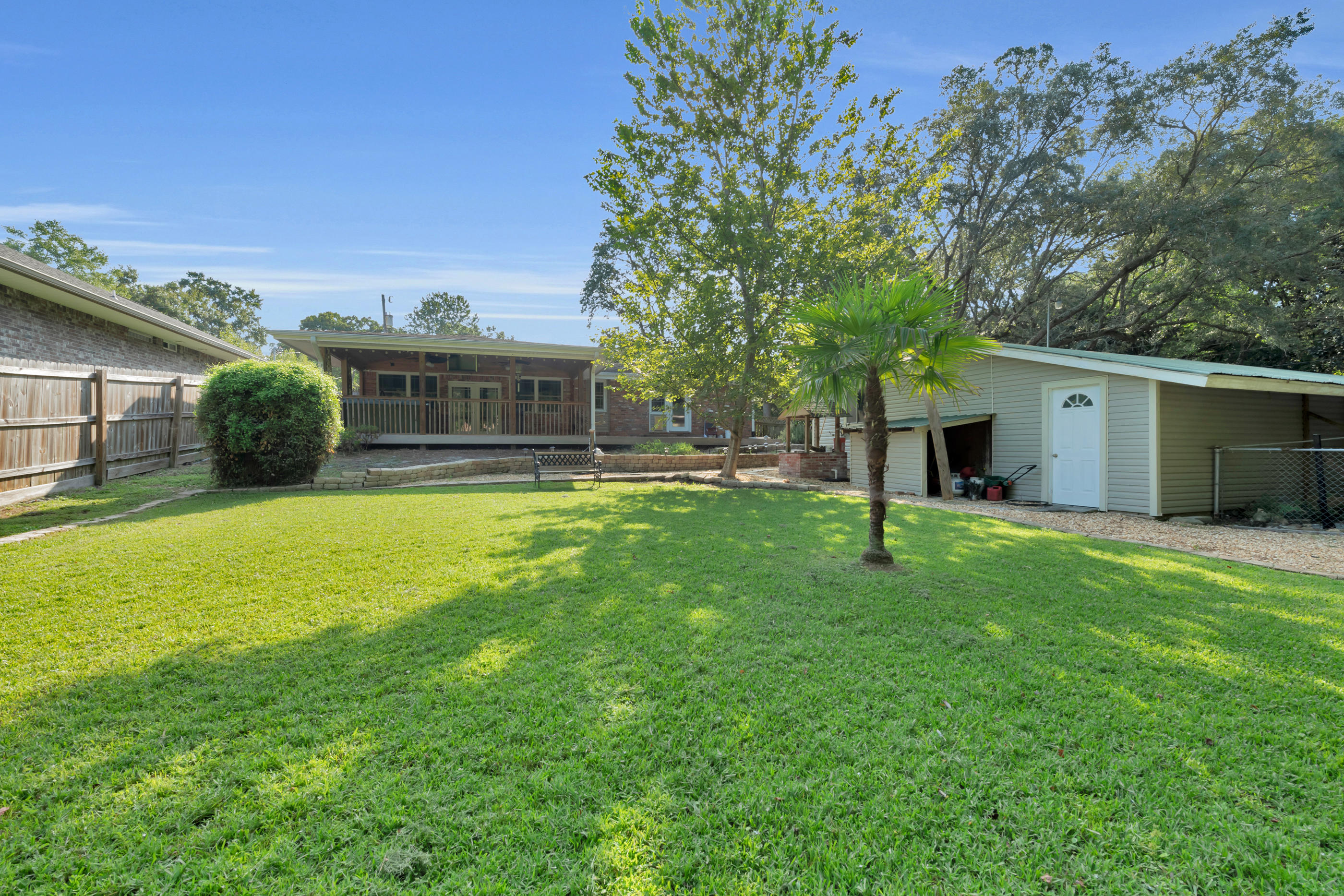 SPRINGHILL S/D LOT 23 - Residential