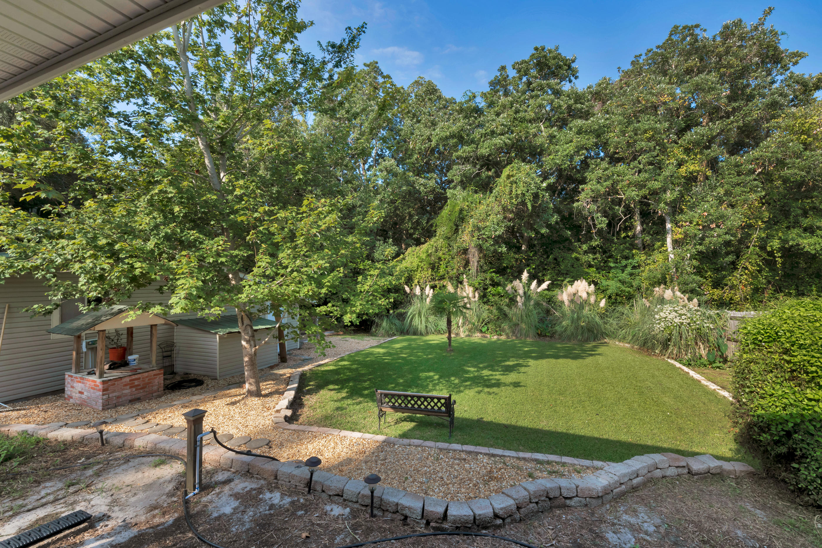 SPRINGHILL S/D LOT 23 - Residential