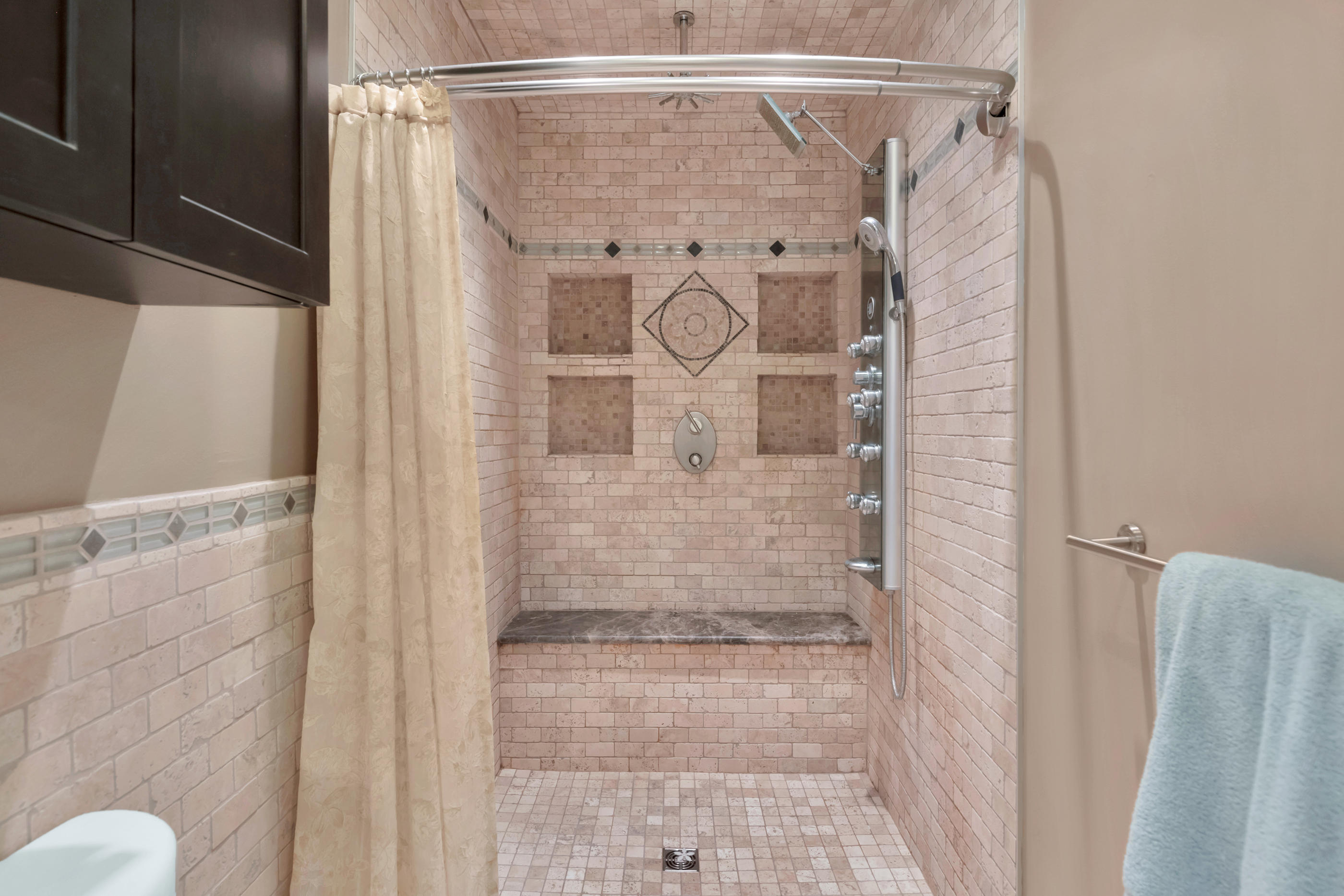 SPRINGHILL S/D LOT 23 - Residential