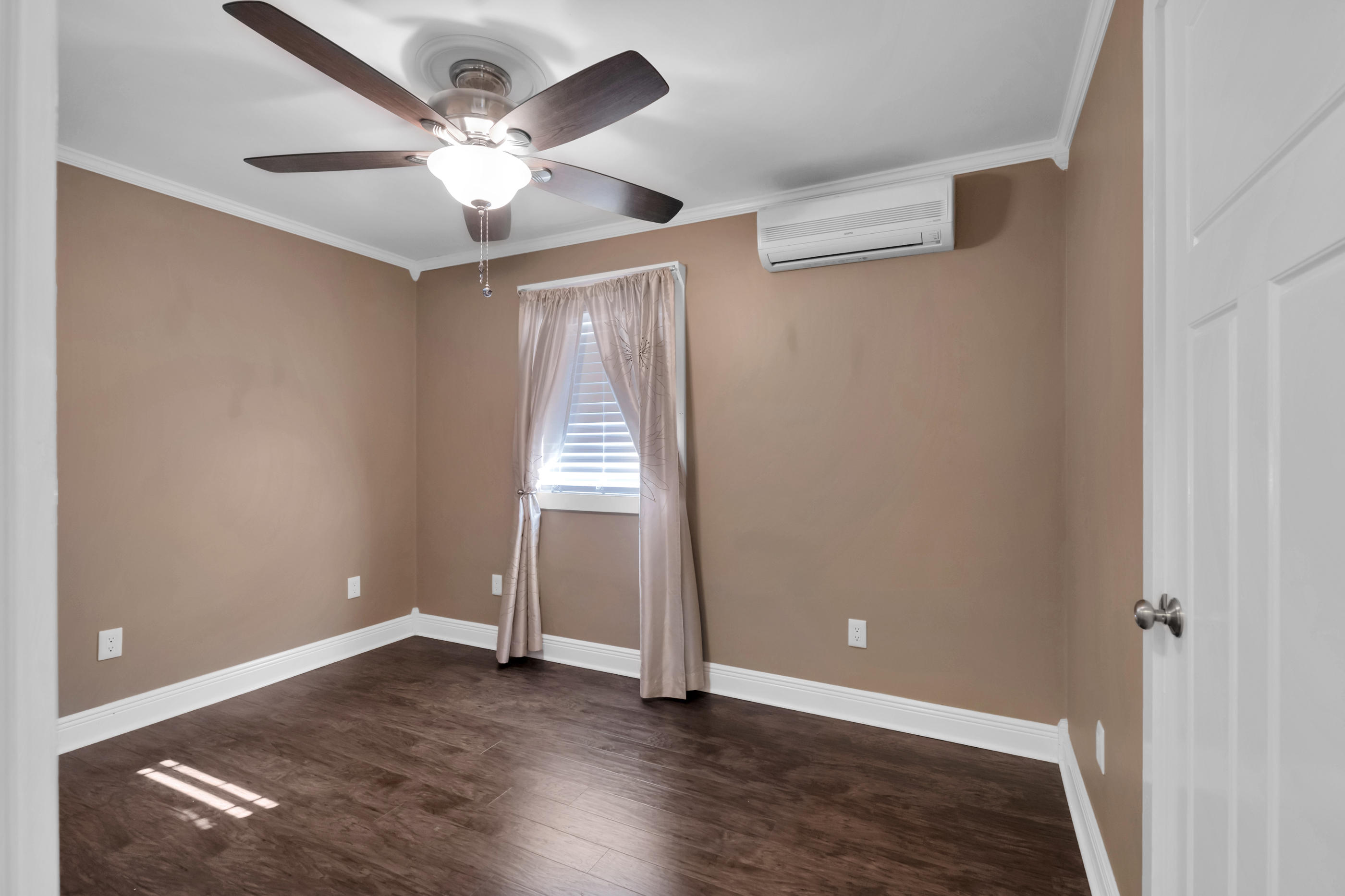 SPRINGHILL S/D LOT 23 - Residential