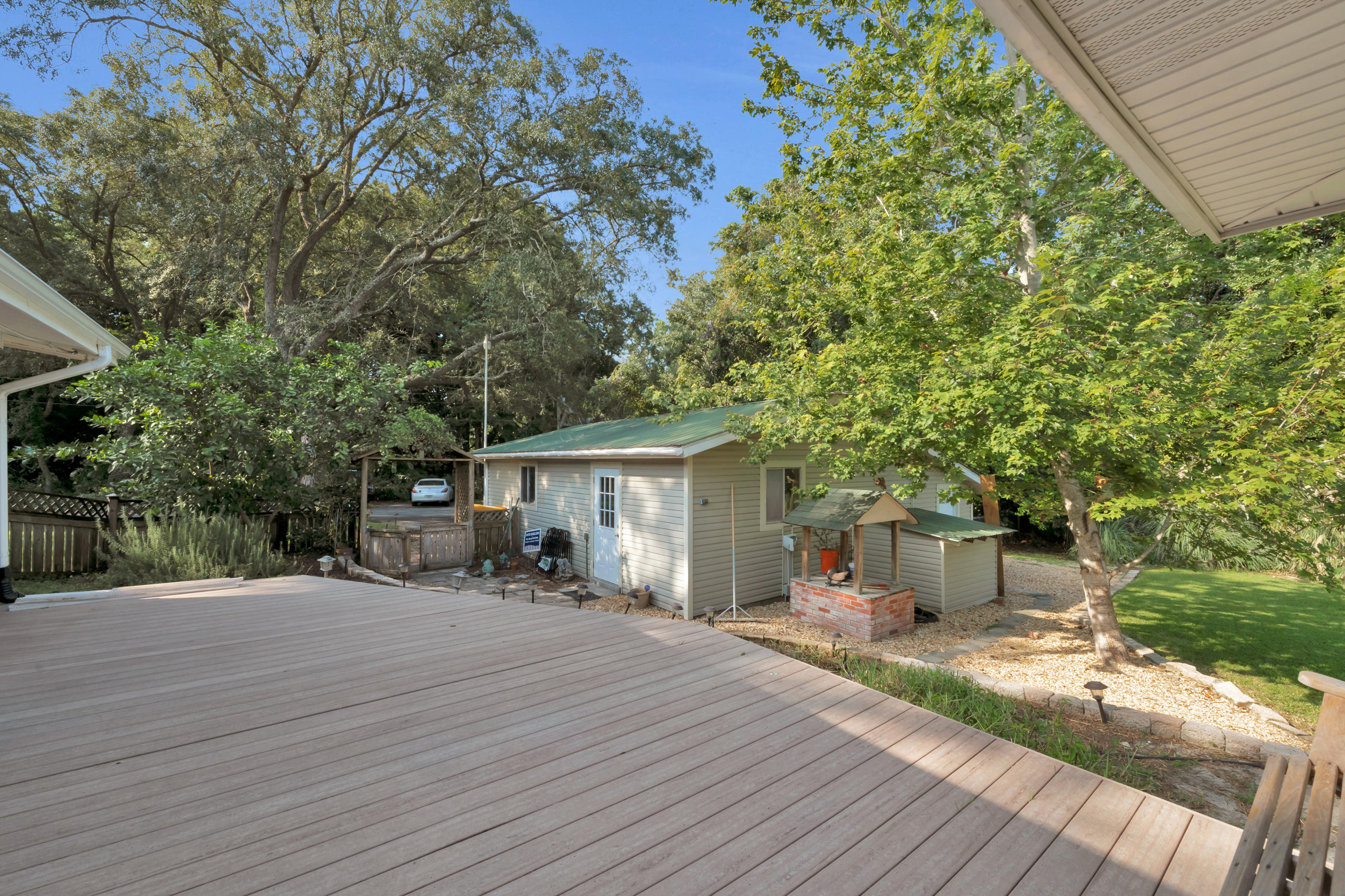 SPRINGHILL S/D LOT 23 - Residential