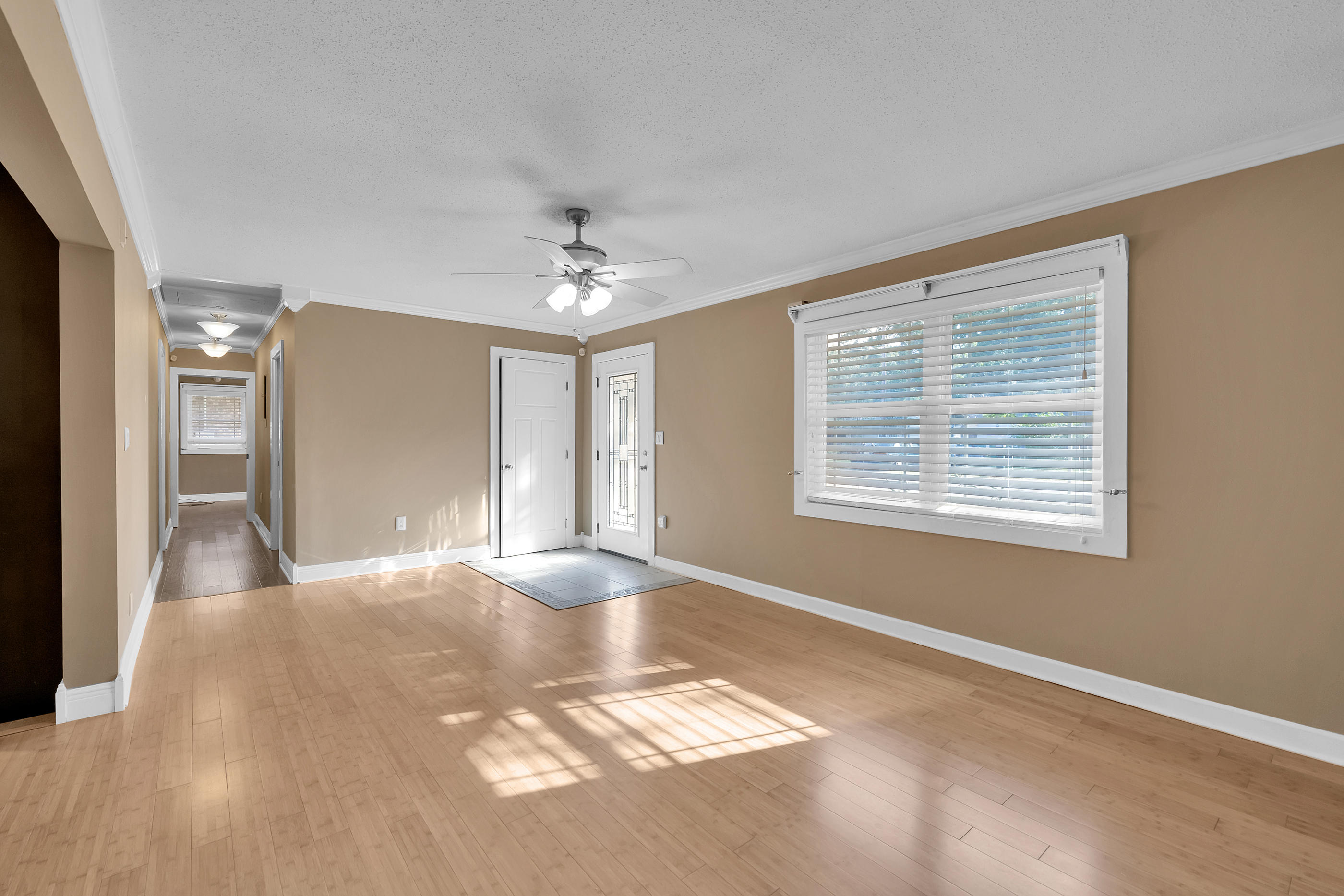 SPRINGHILL S/D LOT 23 - Residential