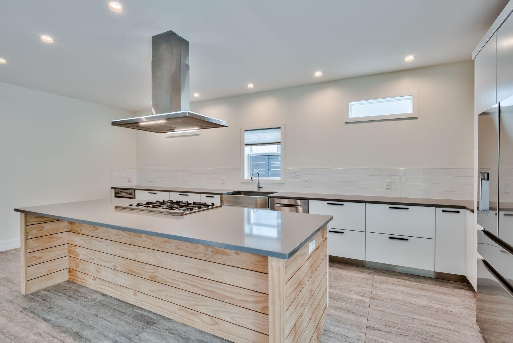 SEAGROVE 1ST ADDITION - Residential