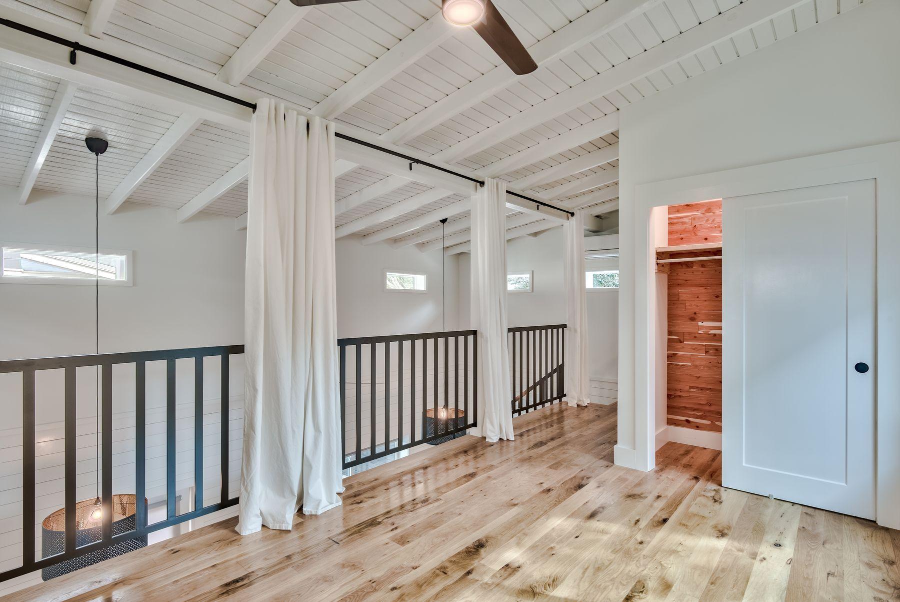 SEAGROVE 1ST ADDITION - Residential