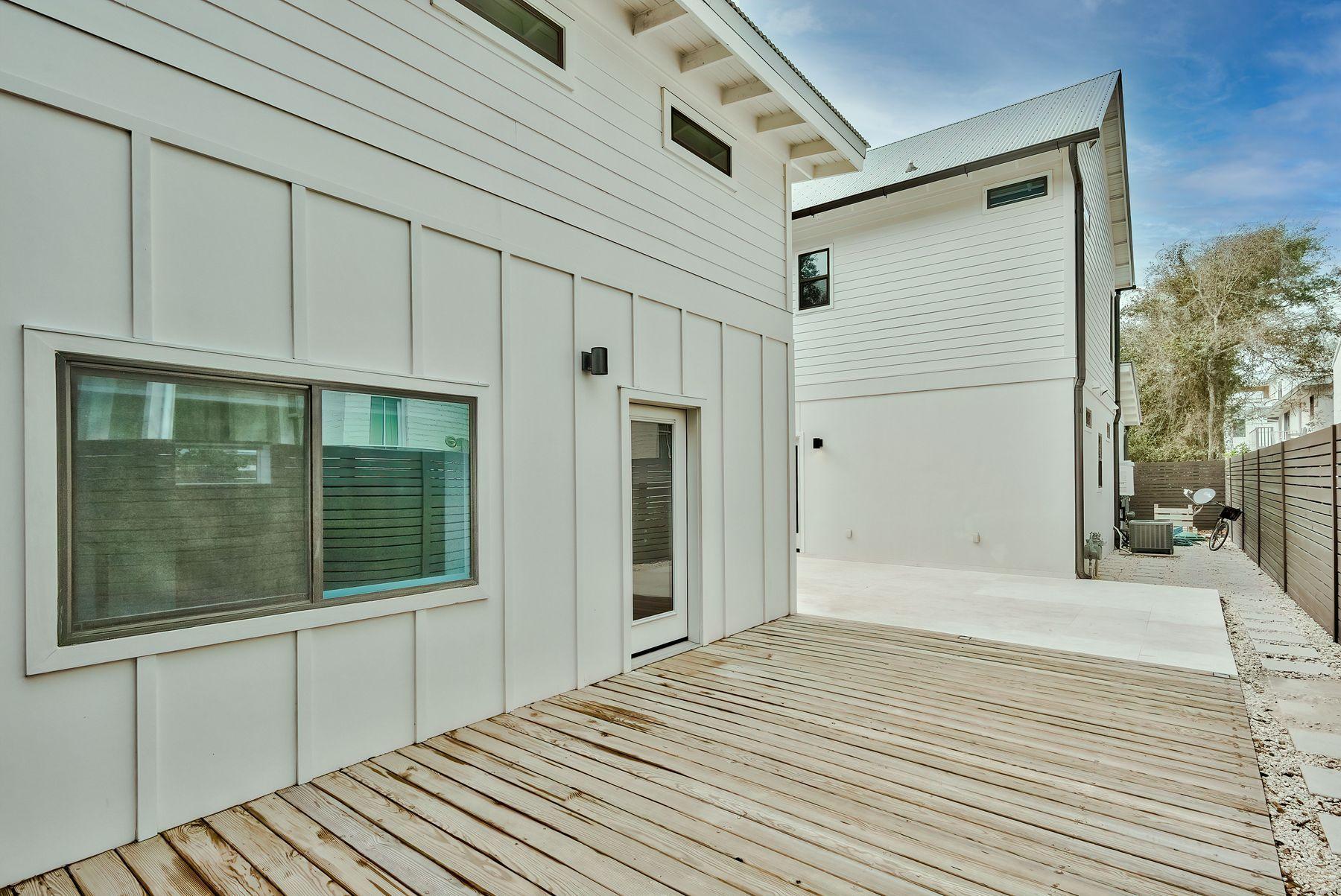 SEAGROVE 1ST ADDITION - Residential