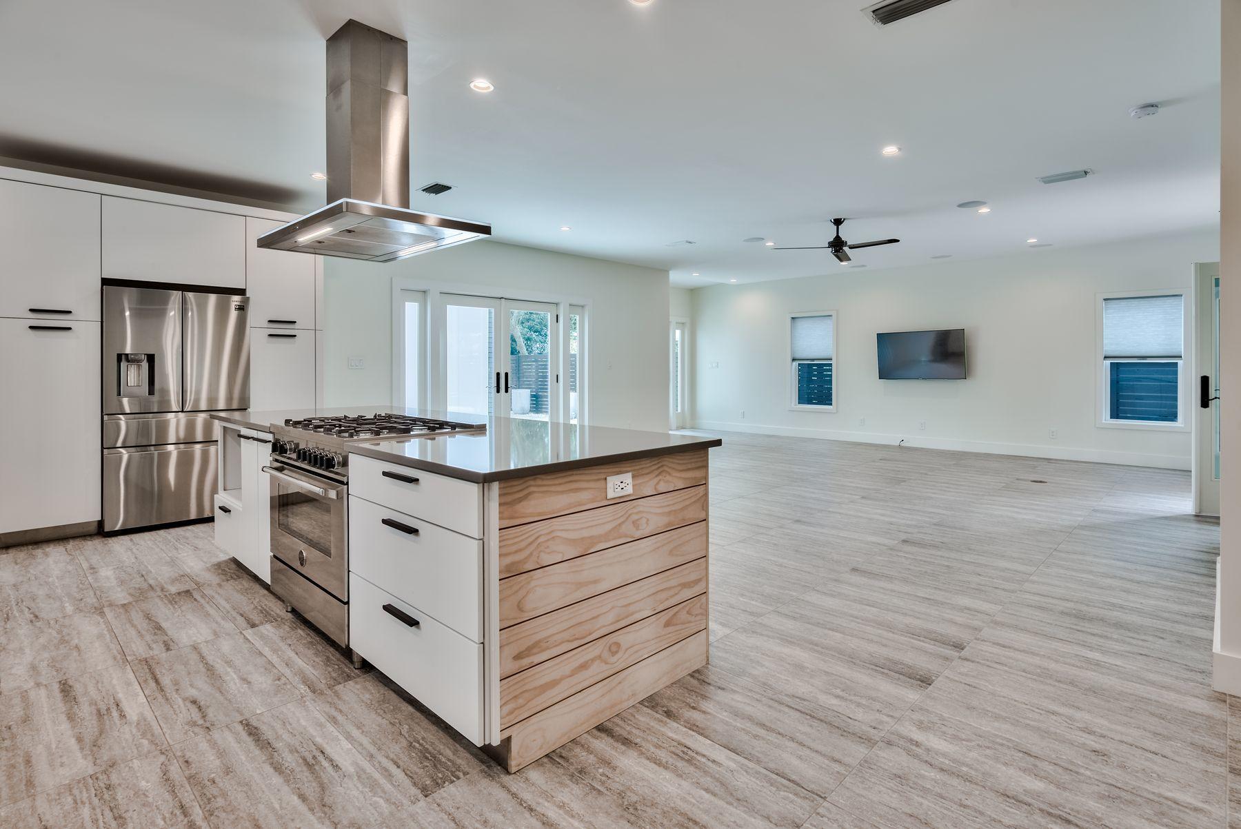 SEAGROVE 1ST ADDITION - Residential